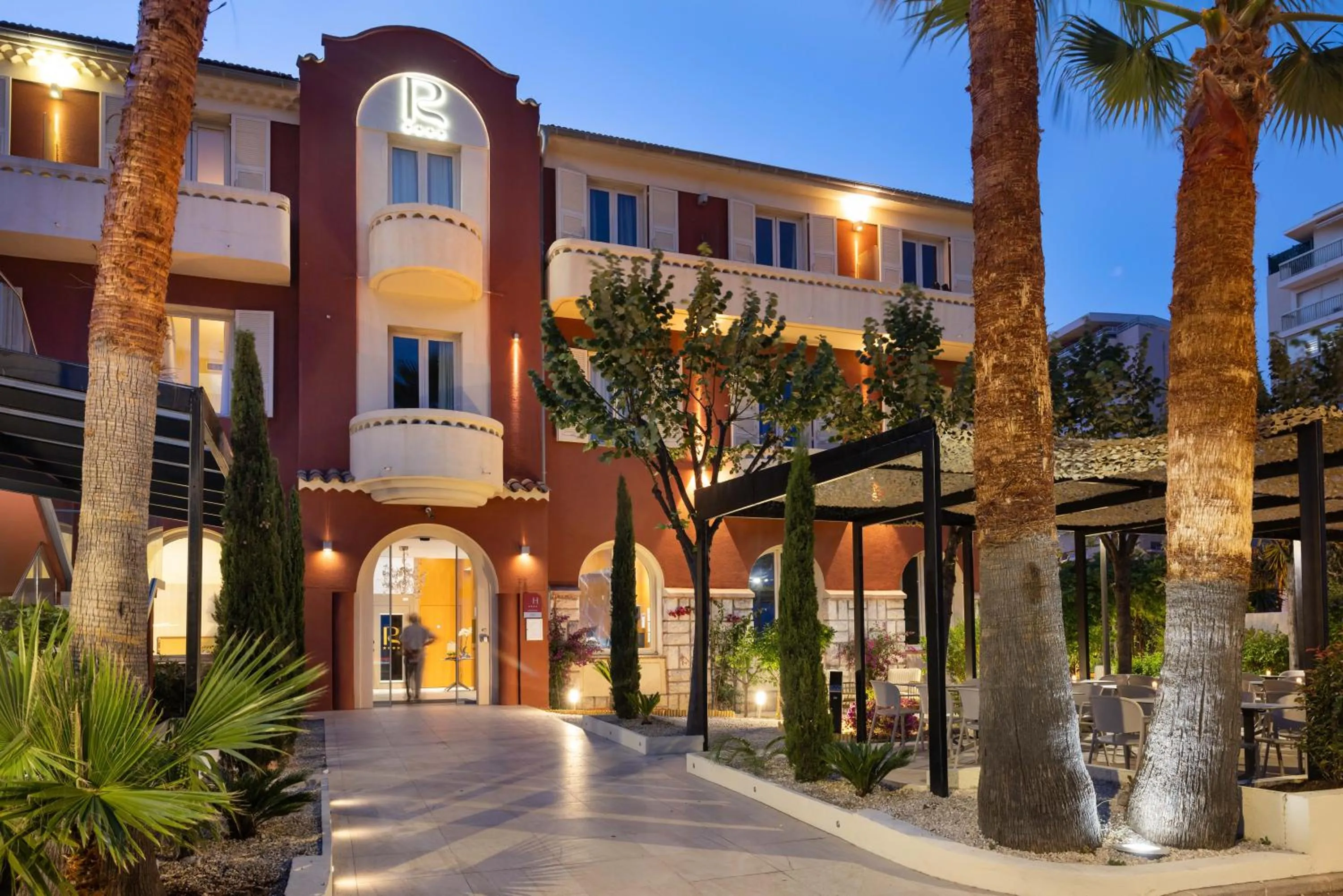 Property building in Hotel Royalmar - Nouveau propriétaire