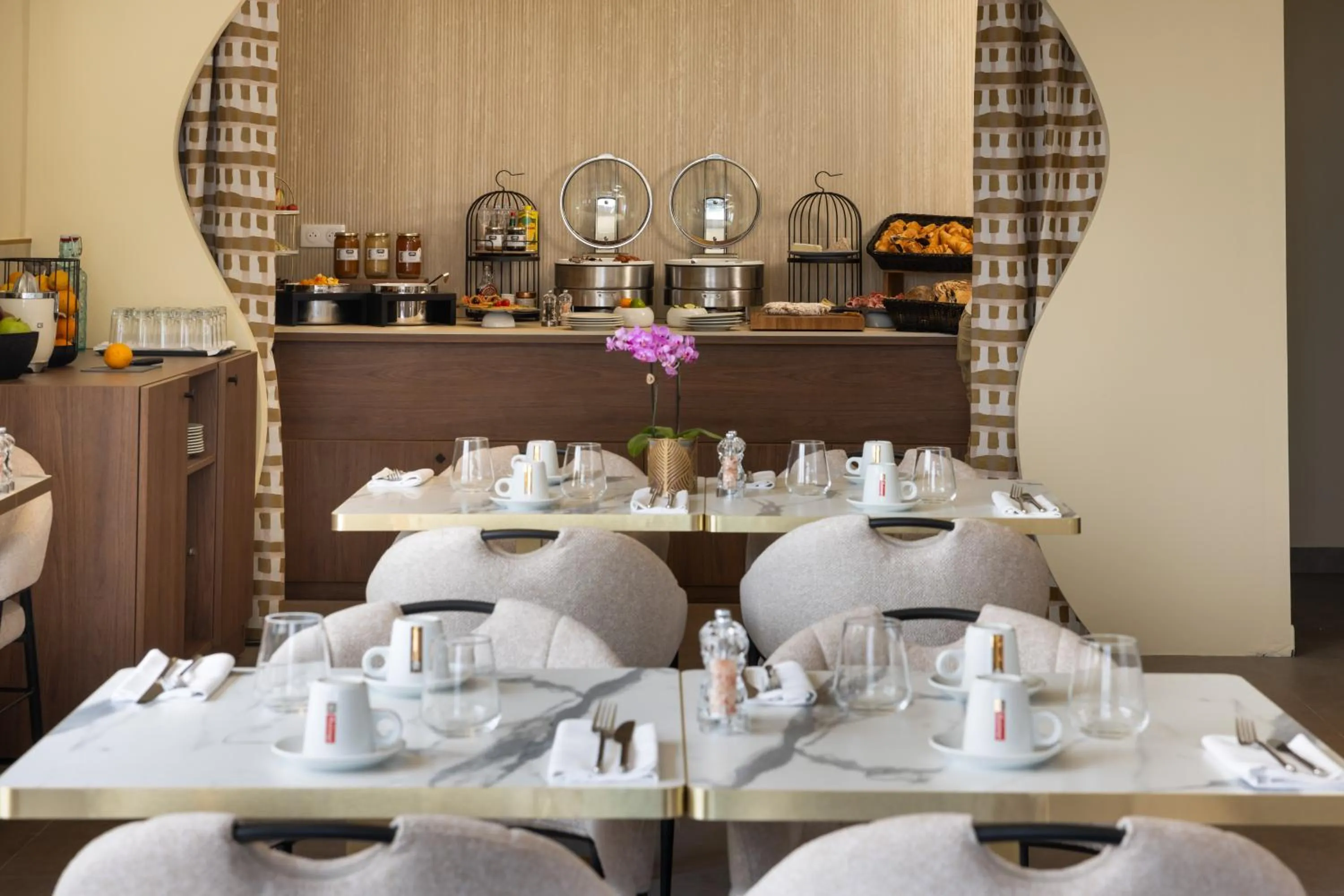 Restaurant/places to eat in Hotel Royalmar - Nouveau propriétaire