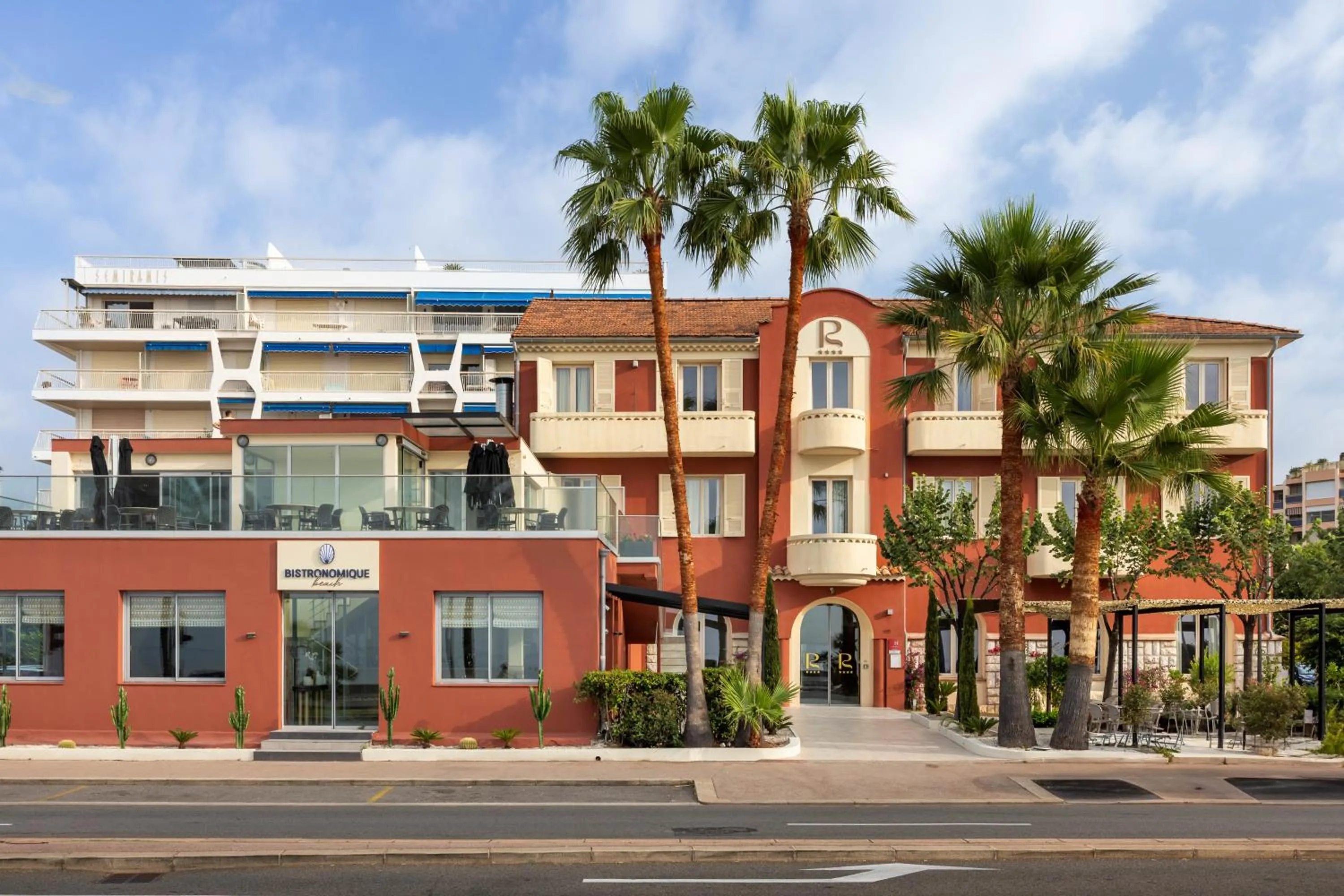 Property building in Hotel Royalmar - Nouveau propriétaire