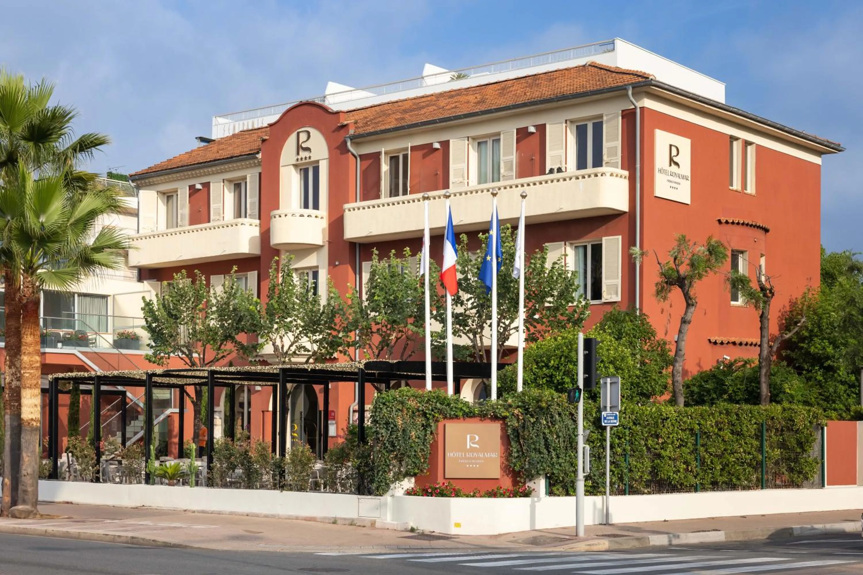 Property building in Hotel Royalmar - Nouveau propriétaire