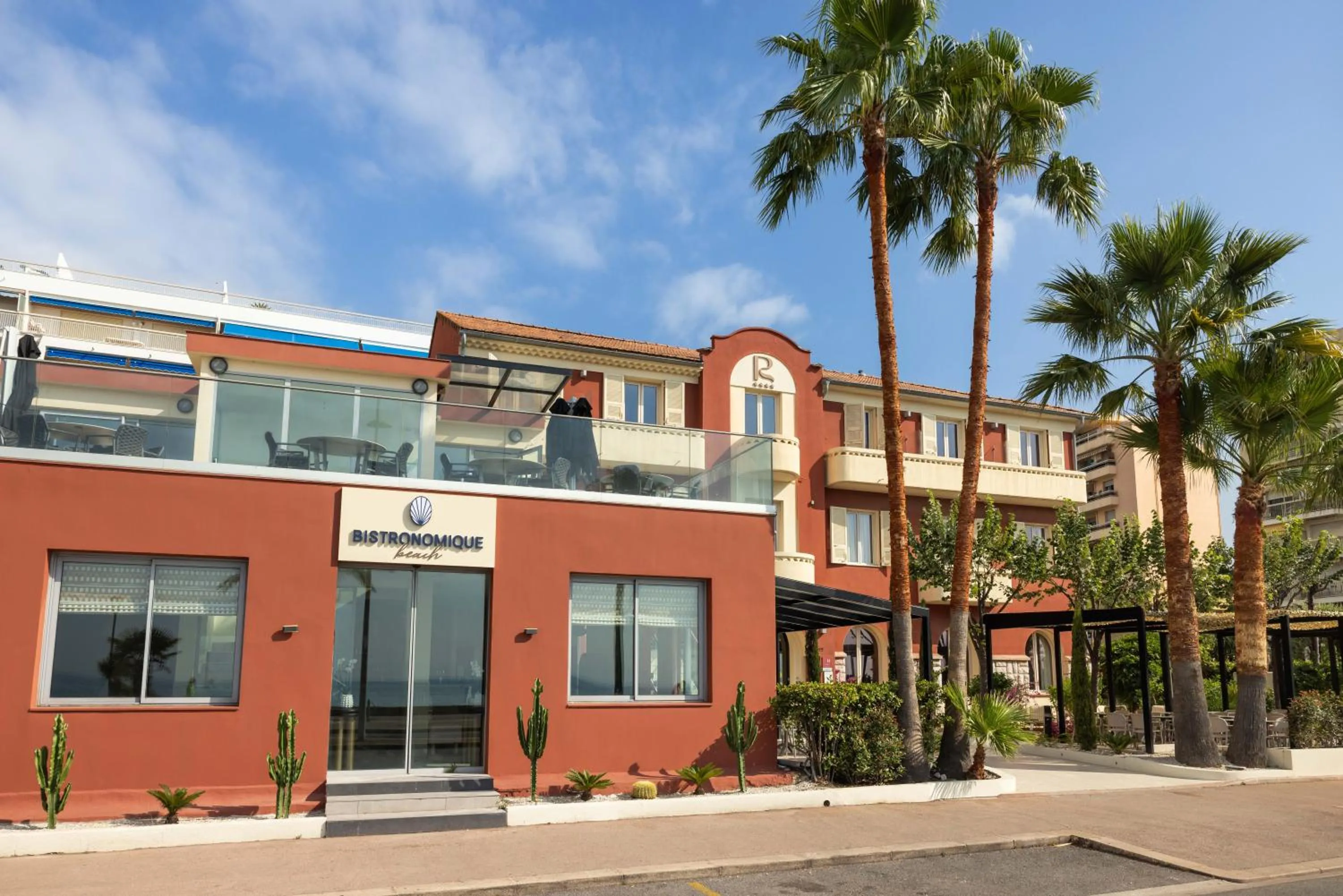 Property building in Hotel Royalmar - Nouveau propriétaire