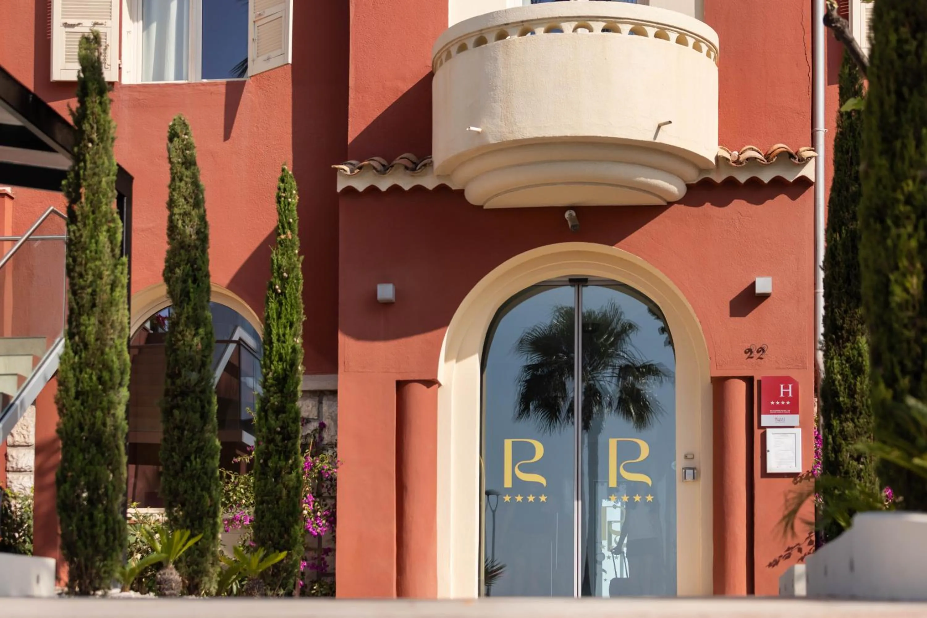 Property building in Hotel Royalmar - Nouveau propriétaire