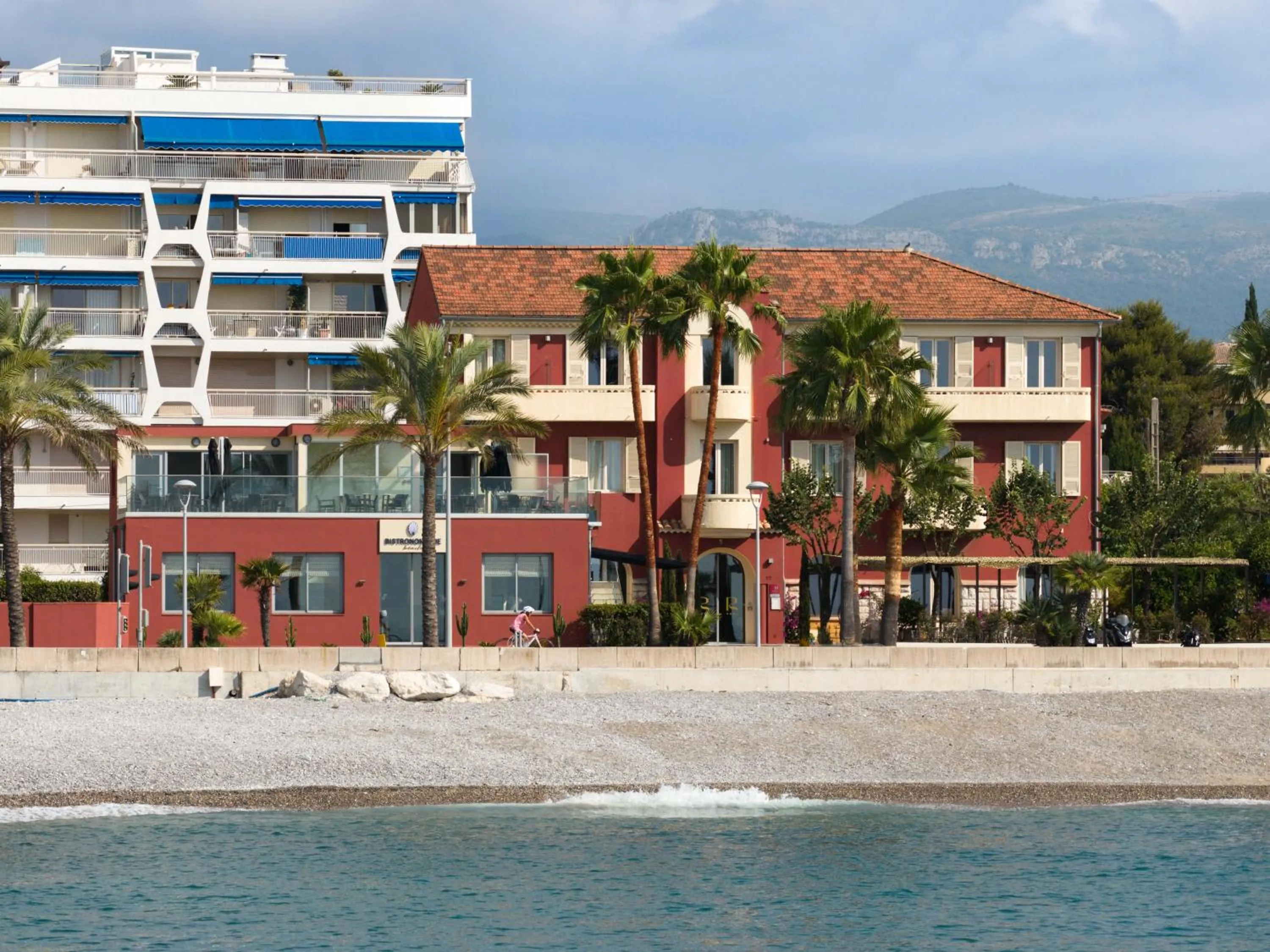 Property building in Hotel Royalmar - Nouveau propriétaire