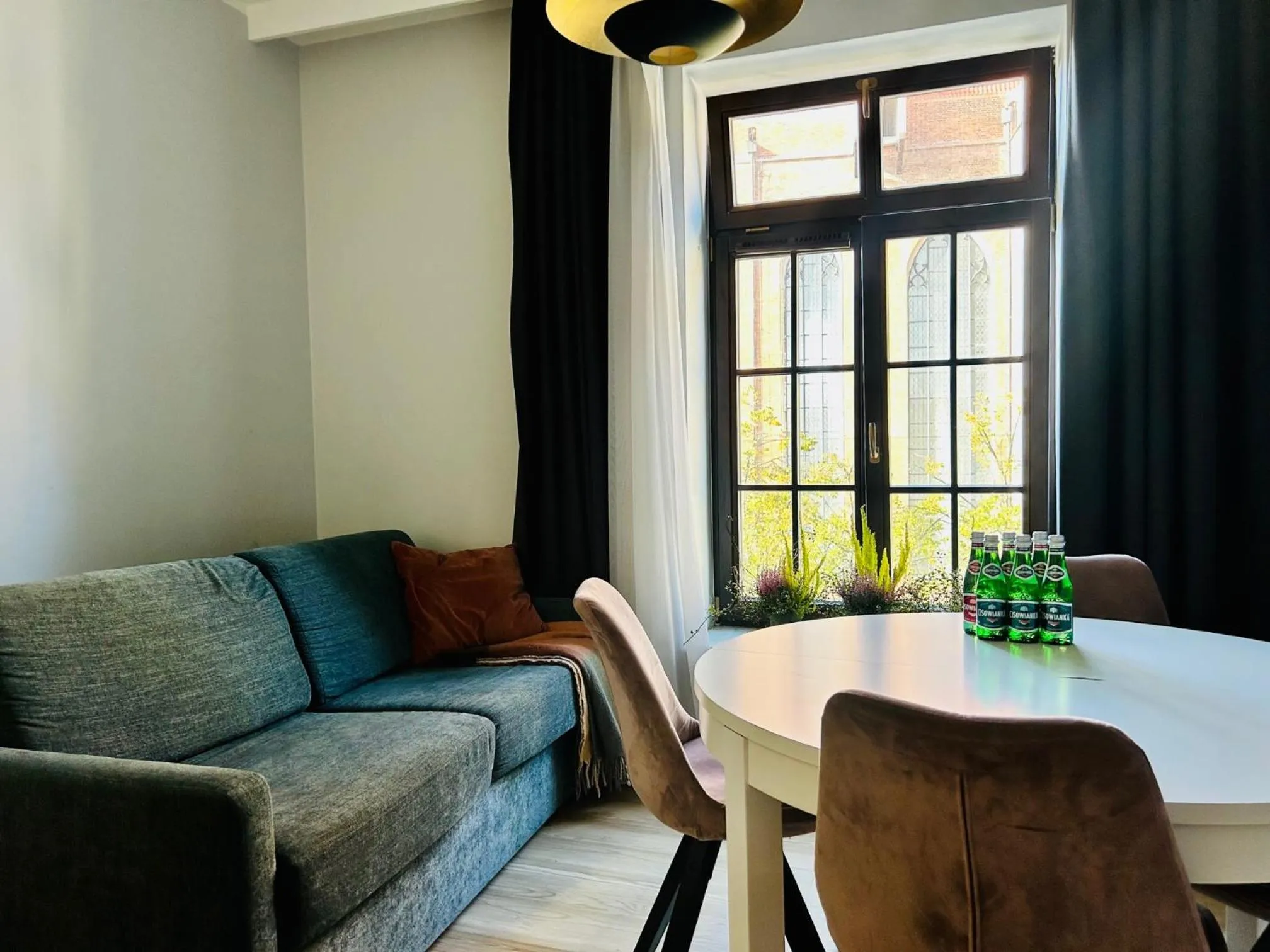 Breakfast in Baltic Gdańsk OLD TOWN by St Mary s Church