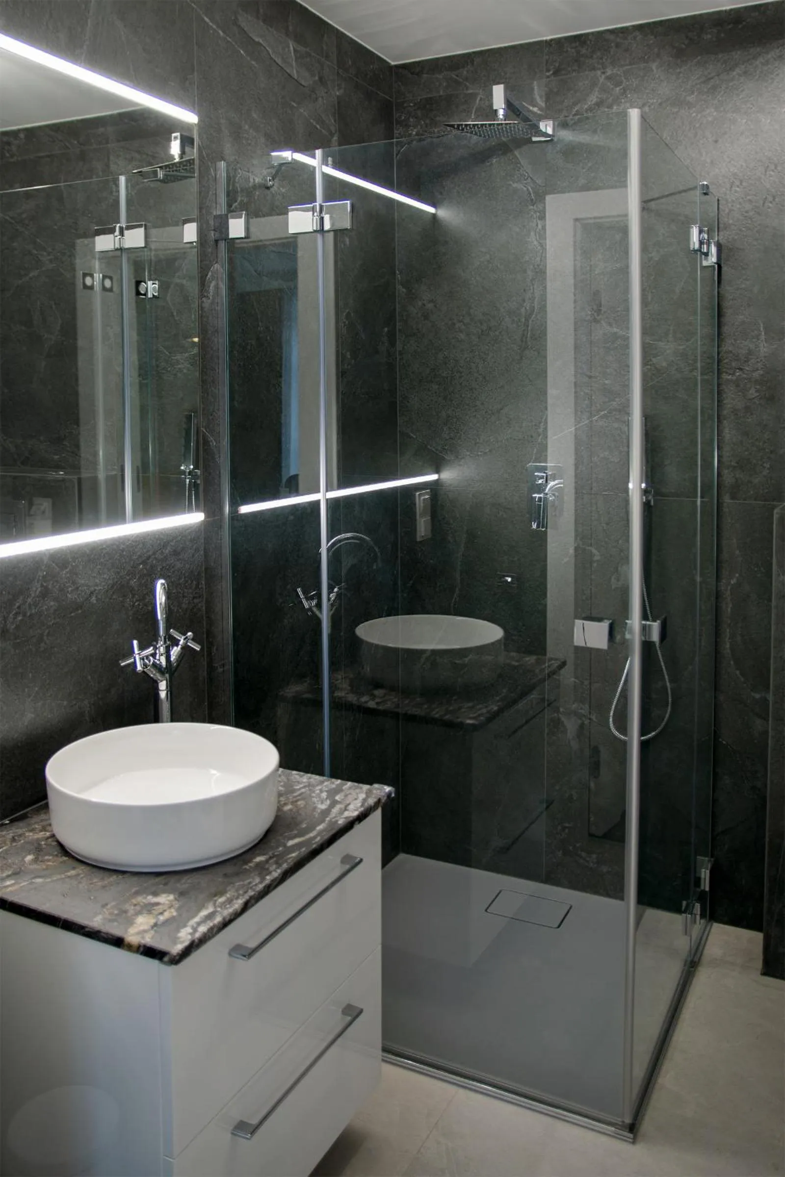 Communal lounge/ TV room in Baltic Gdańsk OLD TOWN by St Mary s Church