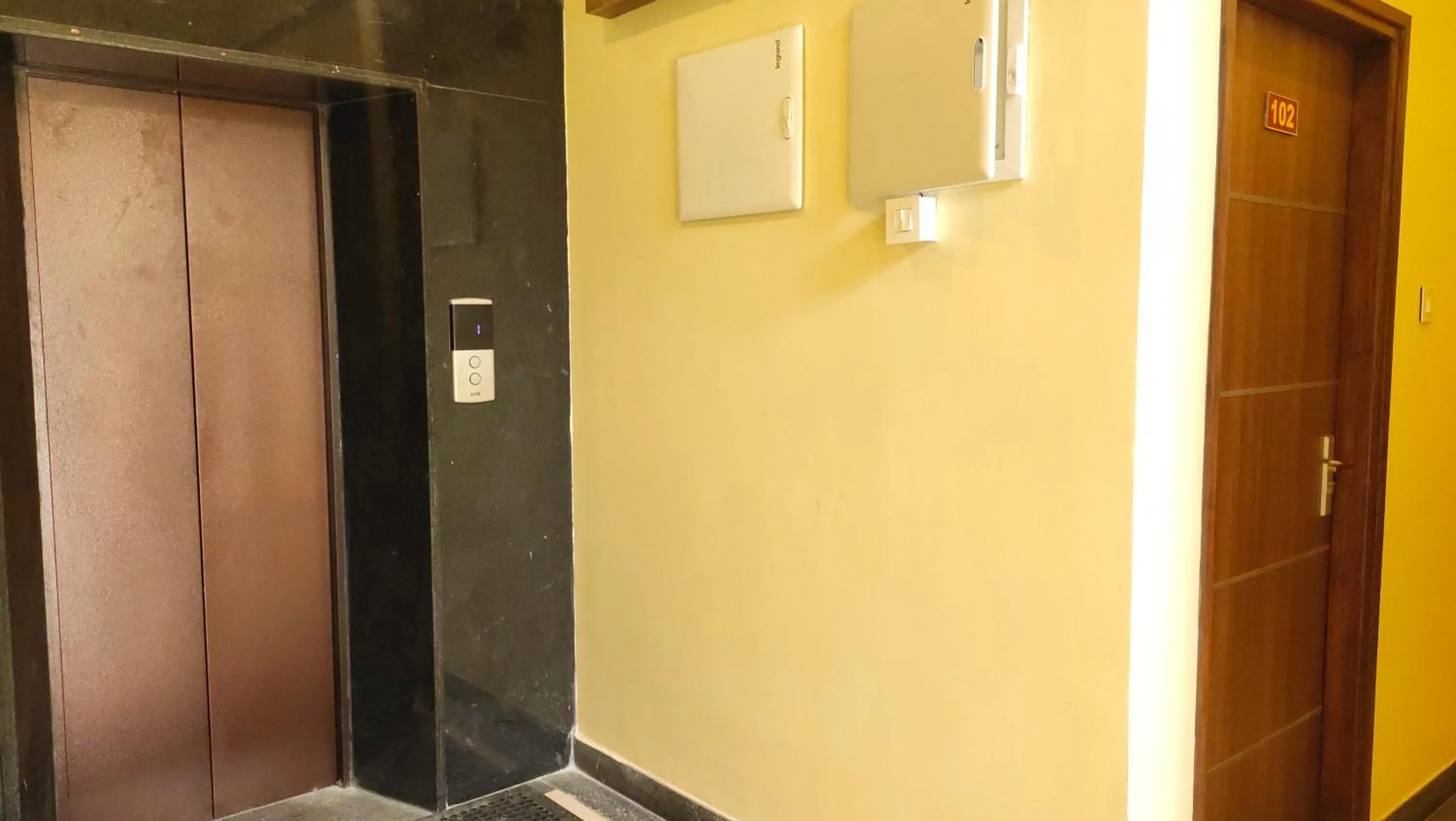 elevator in Hotel Rhythm Grand Suite