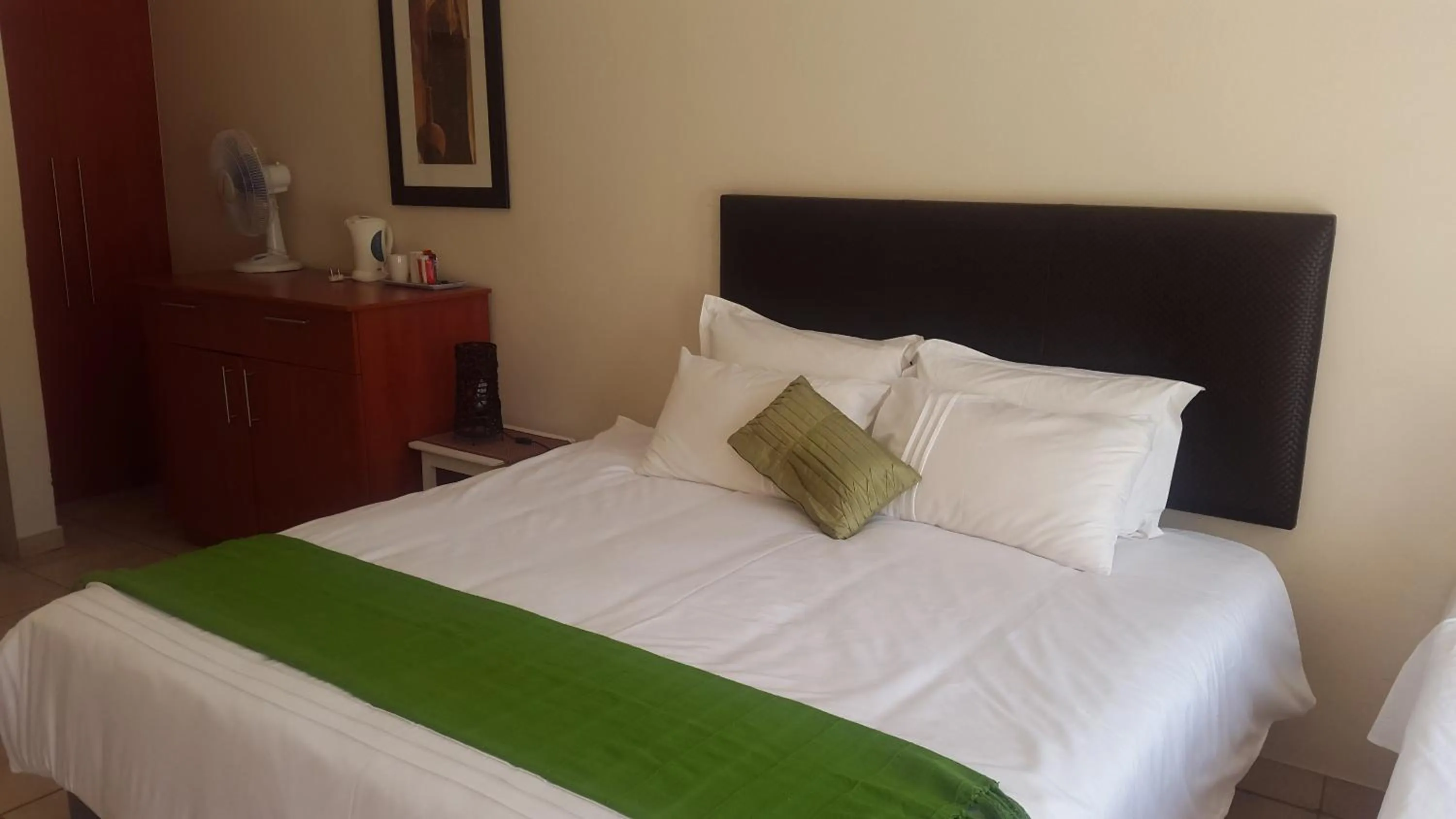 Bedroom, Bed in Ikaze Guest House