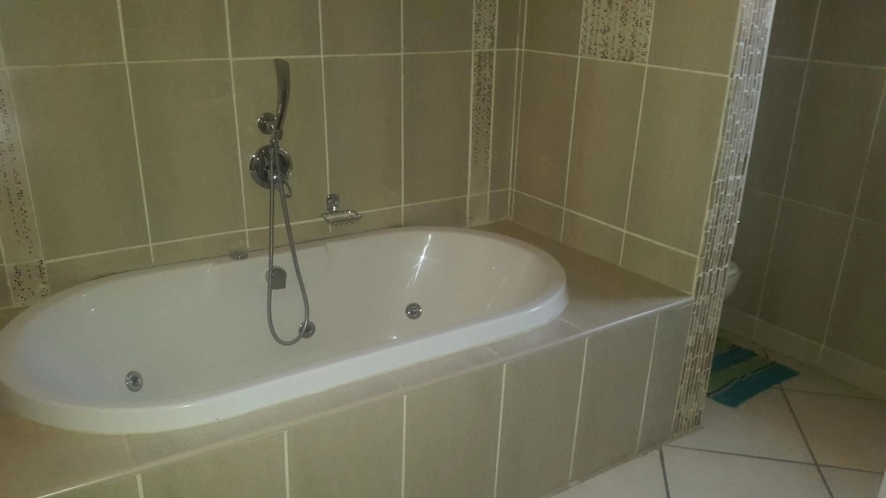 Hot Tub in Ikaze Guest House