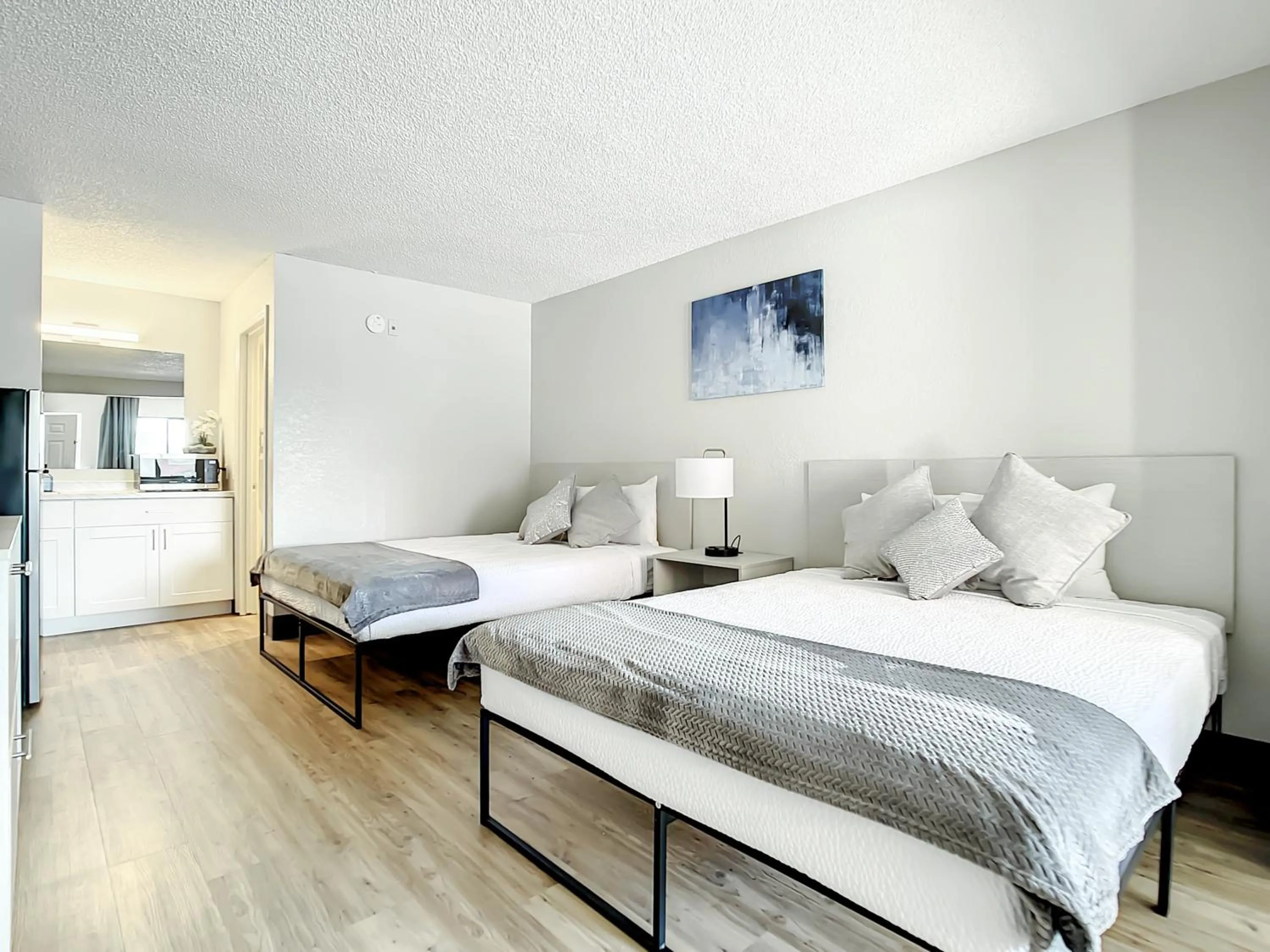 Photo of the whole room, Bed in Stayable Kissimmee West