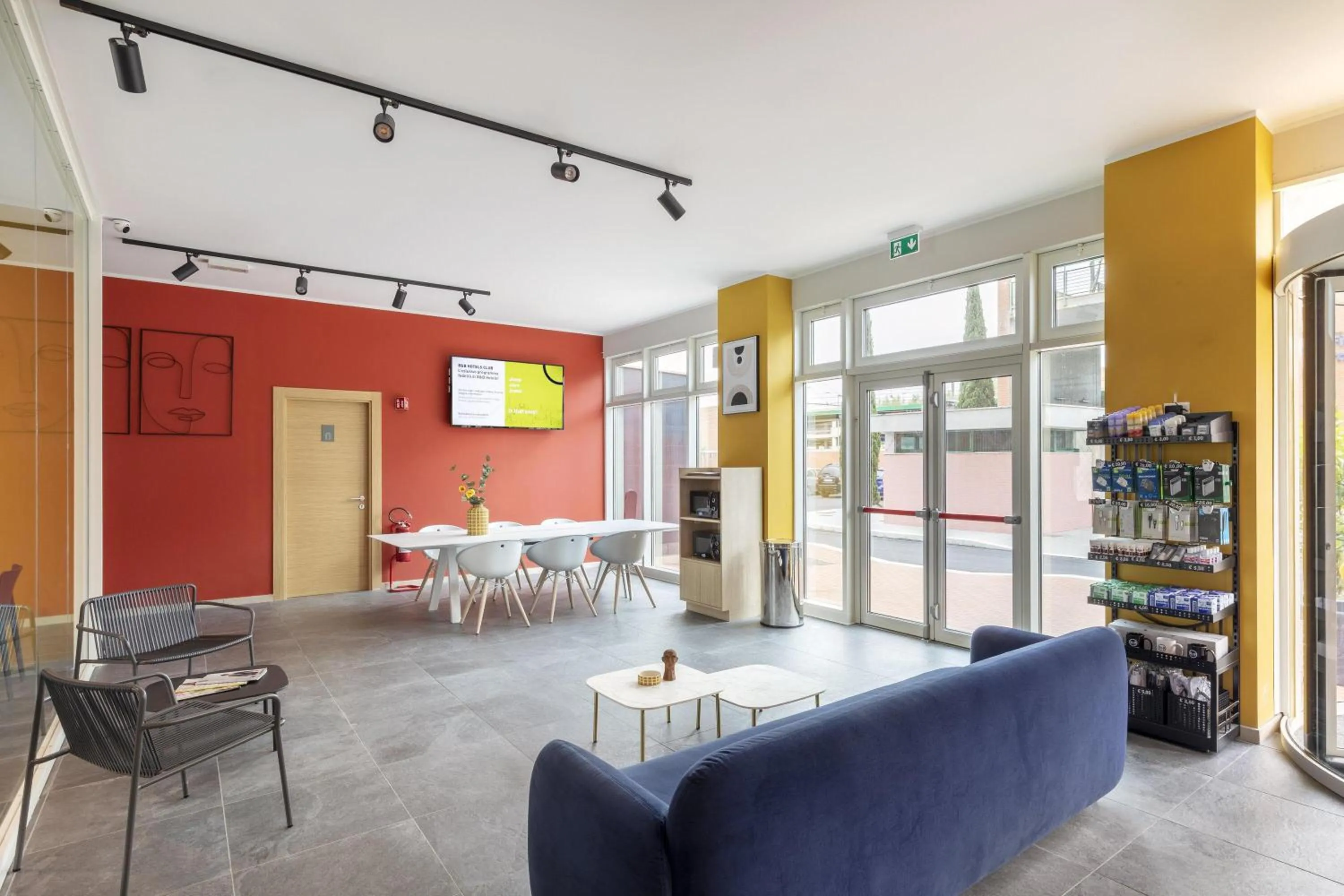 Lobby or reception in B&B Hotel Roma Fiumicino Aeroporto Fiera 2