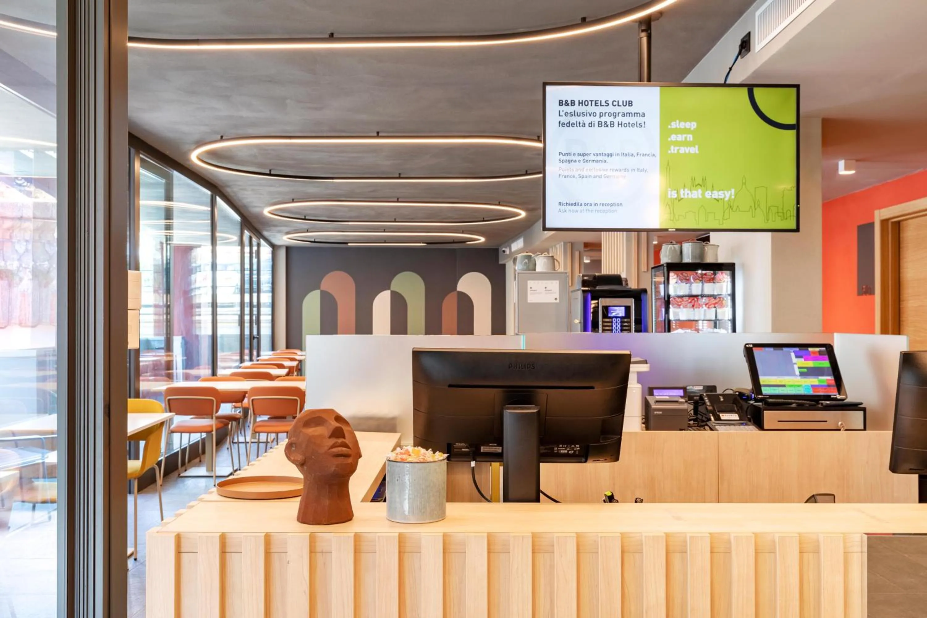 Lobby or reception in B&B Hotel Genova City Center