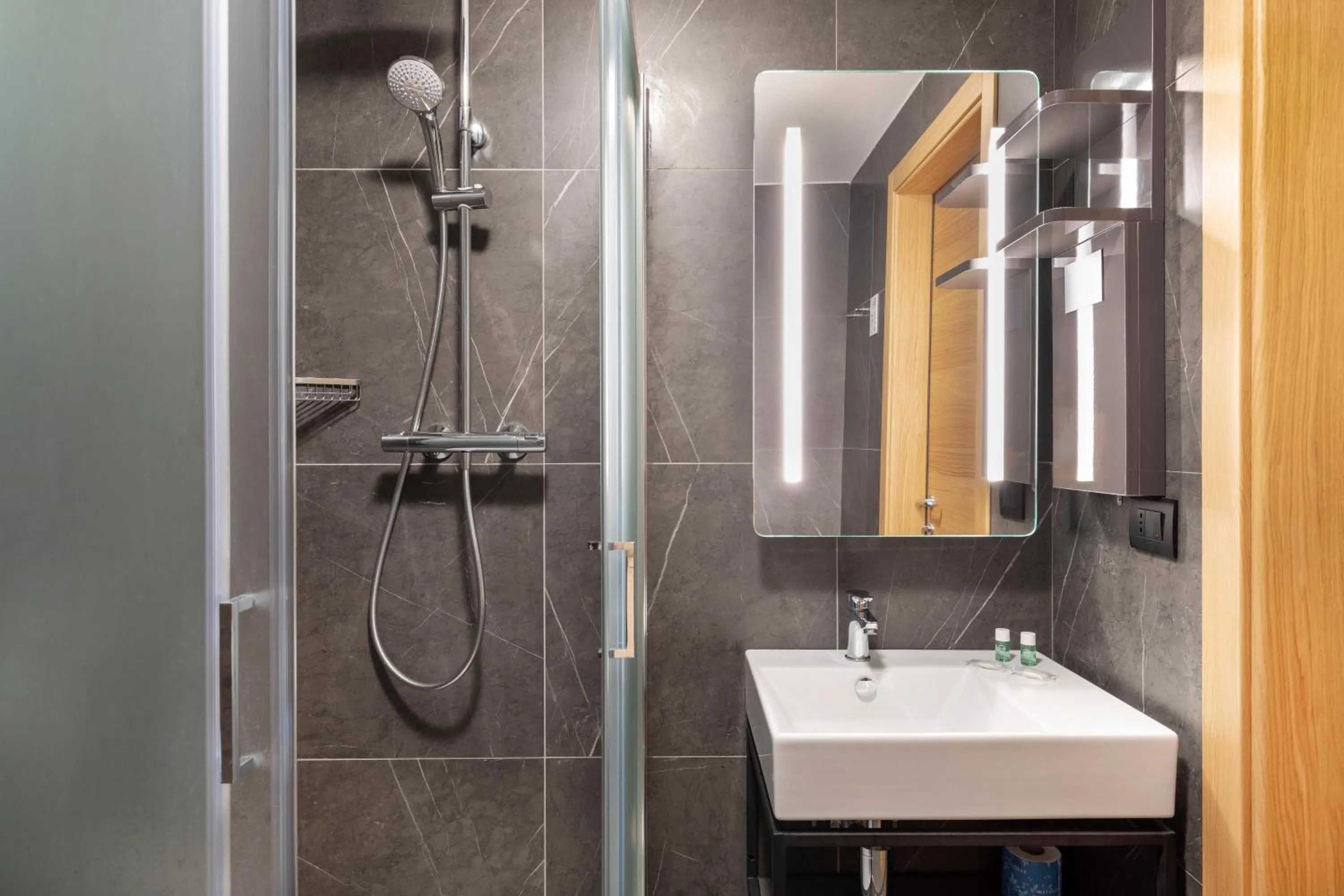 Bathroom in B&B Hotel Genova City Center