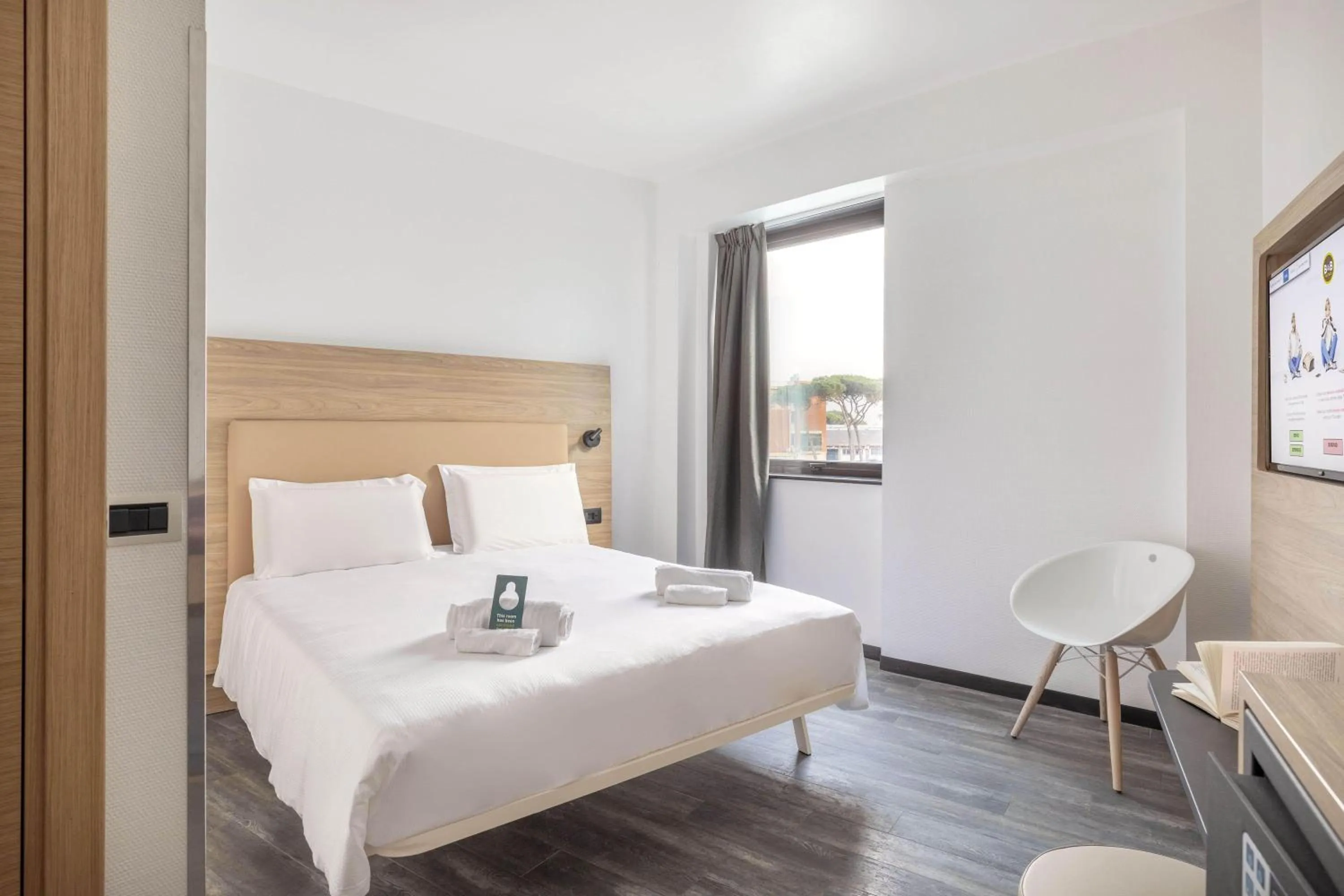 Photo of the whole room, Bed in B&B Hotel Pomezia Roma