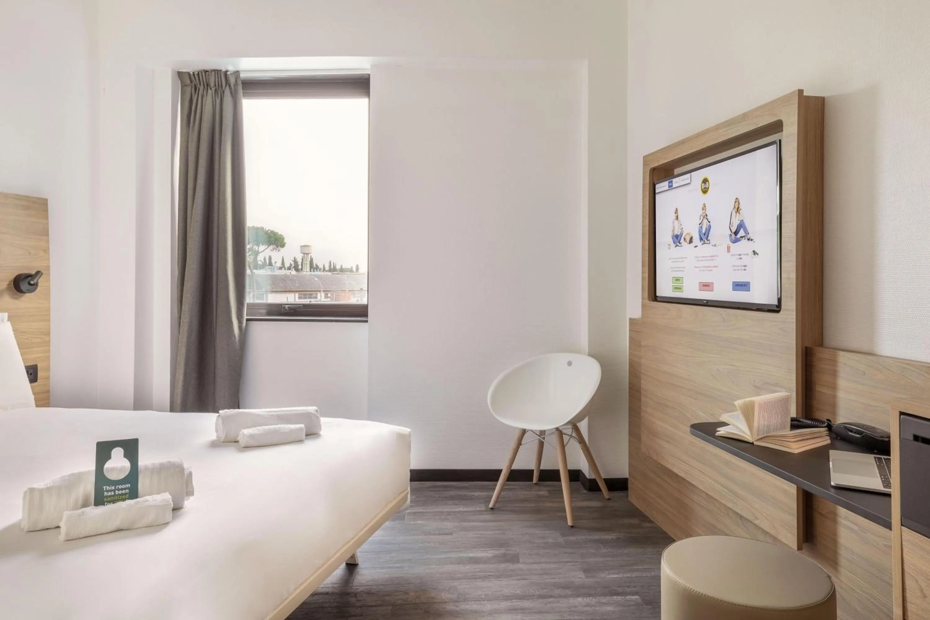 Photo of the whole room, Bed in B&B Hotel Pomezia Roma