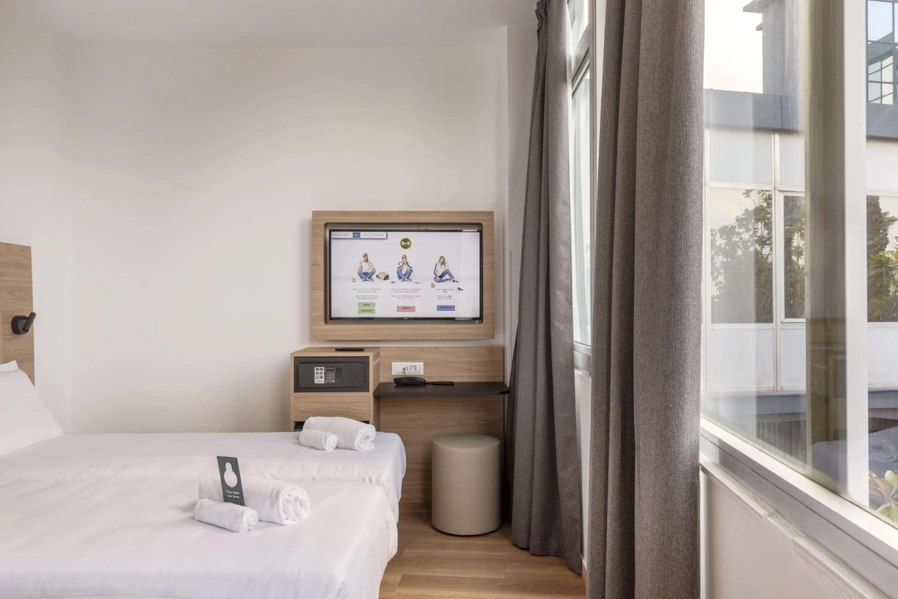 Photo of the whole room, Bed in B&B Hotel Pomezia Roma