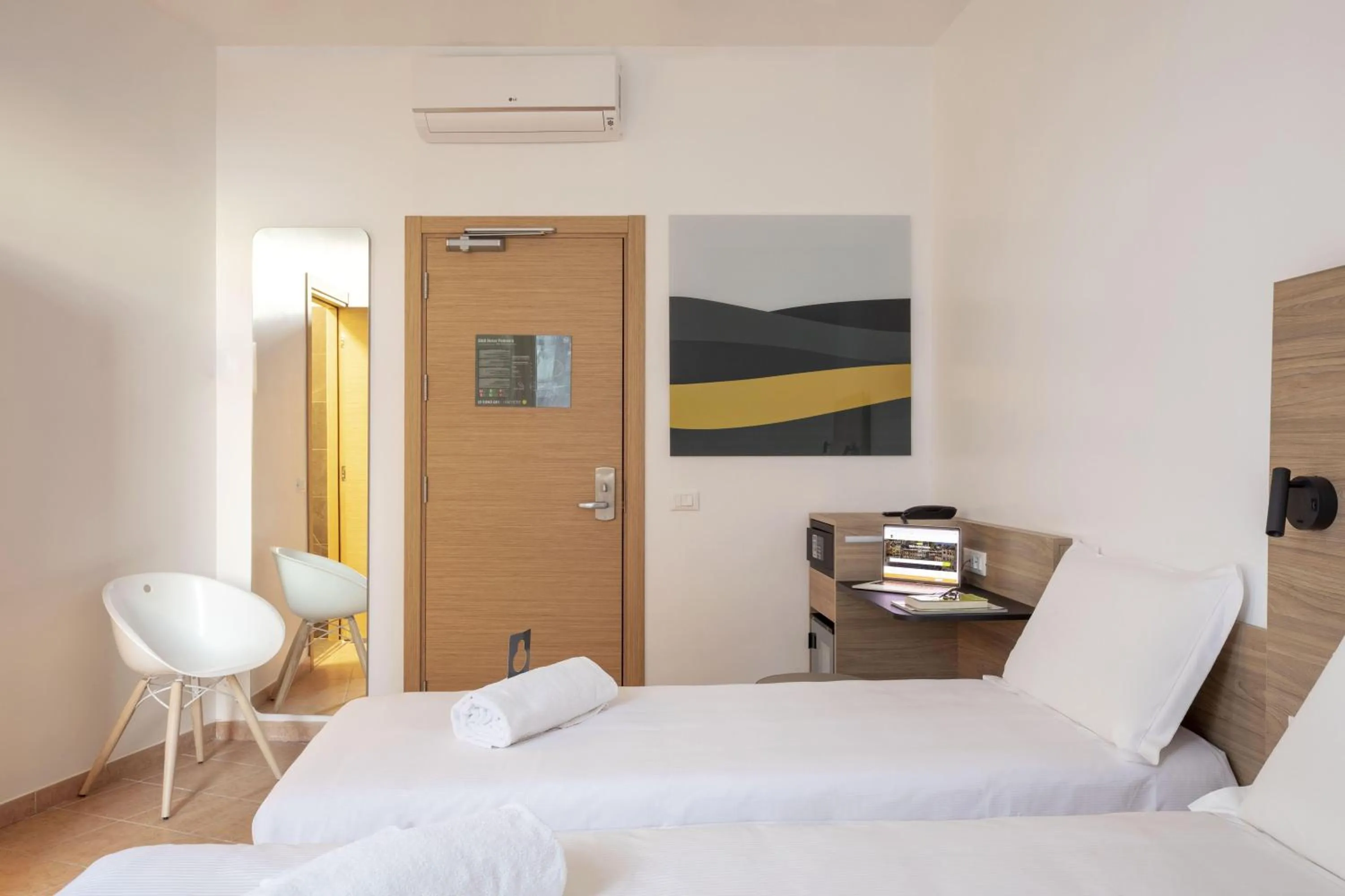 Photo of the whole room, Bed in B&B Hotel Pomezia Roma