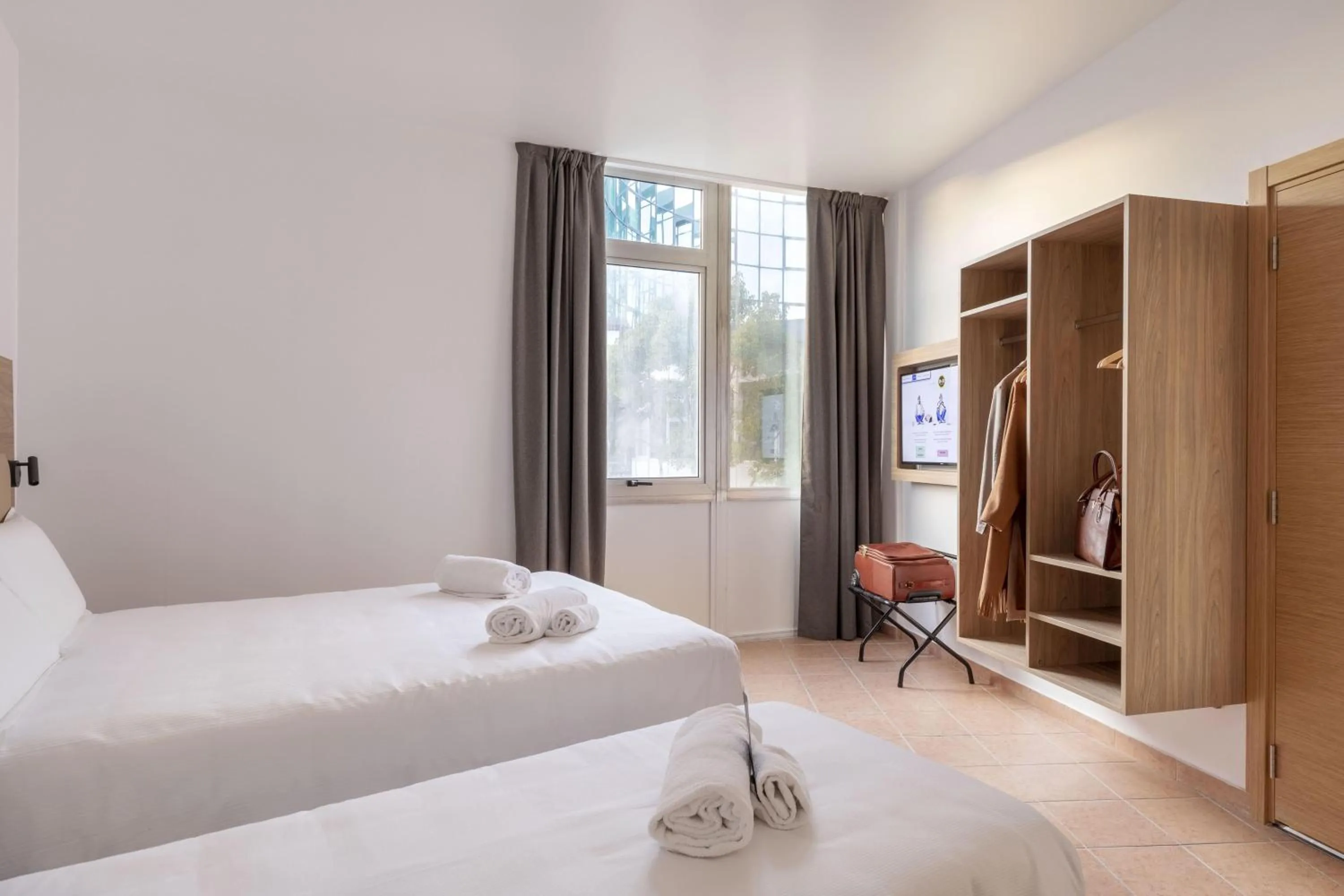 Photo of the whole room, Bed in B&B Hotel Pomezia Roma