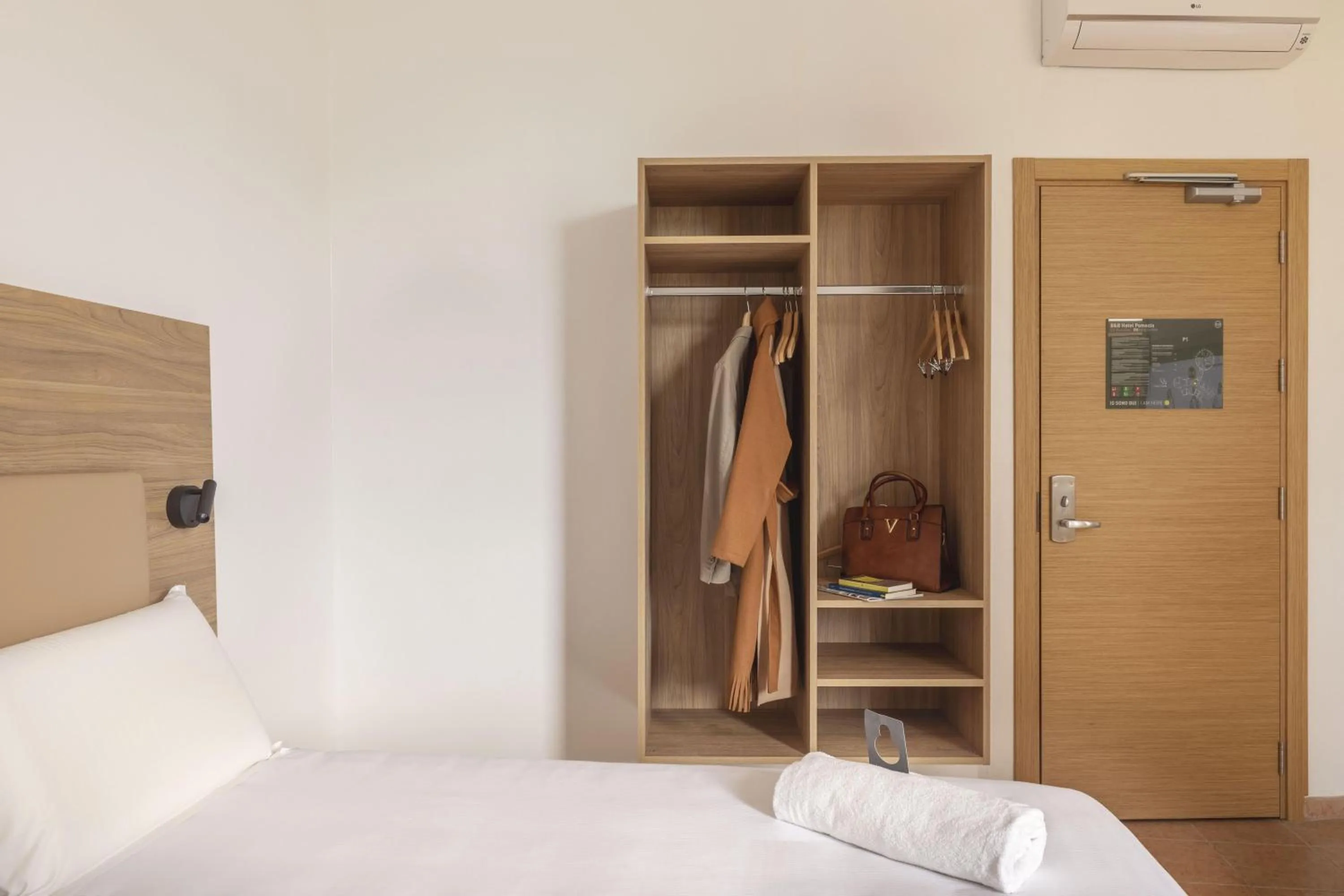 Photo of the whole room, Bed in B&B Hotel Pomezia Roma