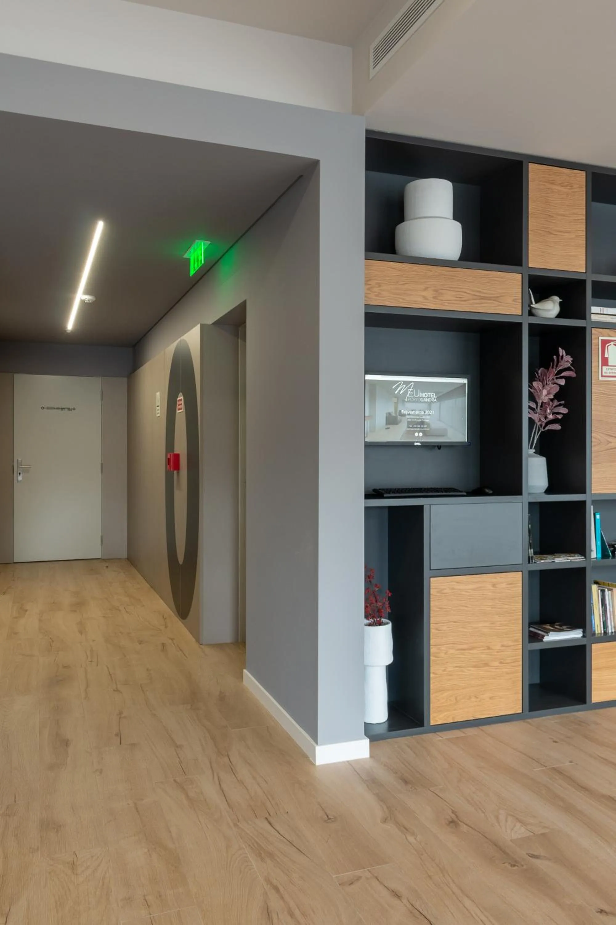 Communal lounge/ TV room in Meu Hotel Porto Gandra