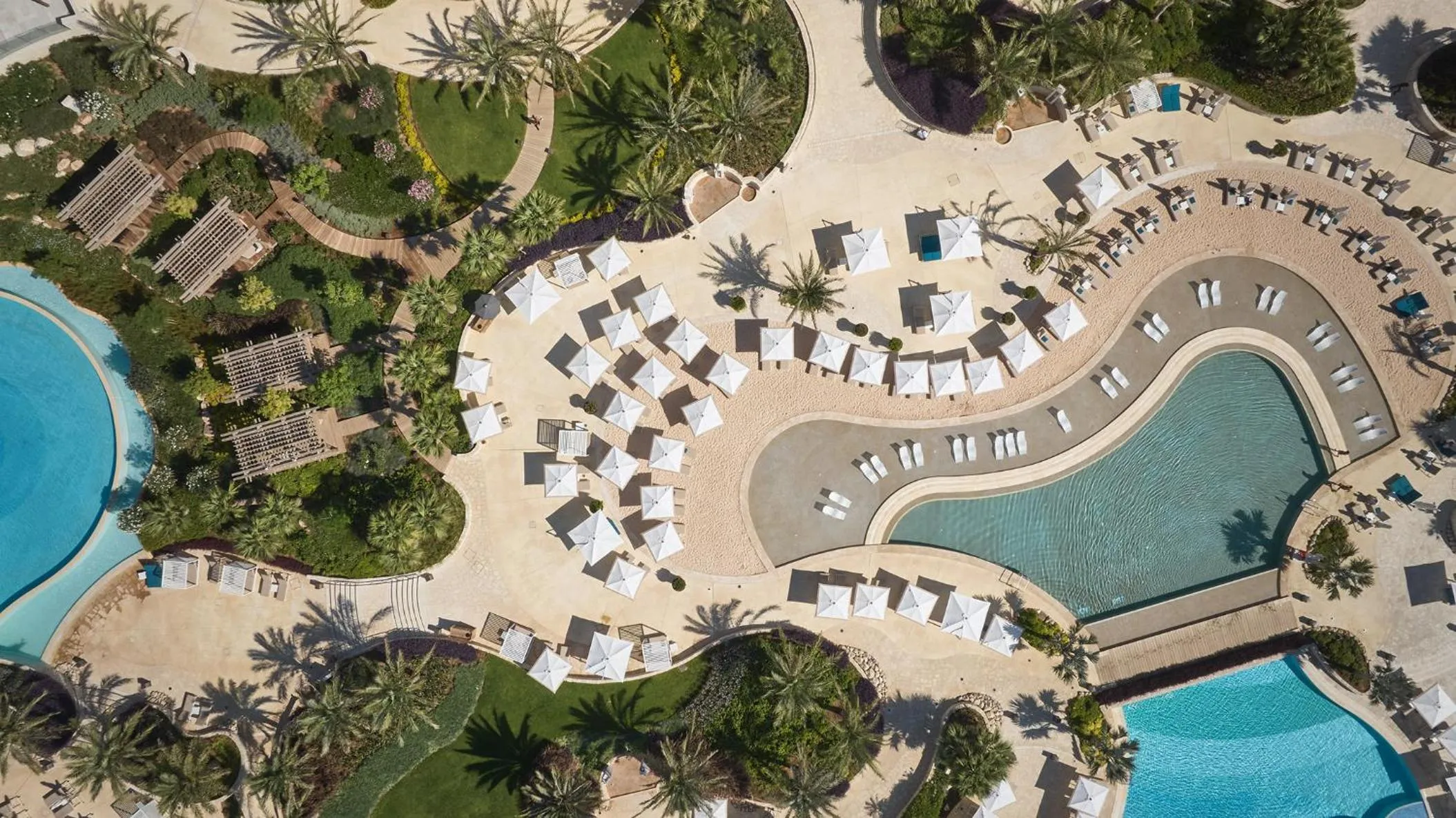 Swimming pool in City of Dreams Mediterranean - Integrated Resort, Casino & Entertainment