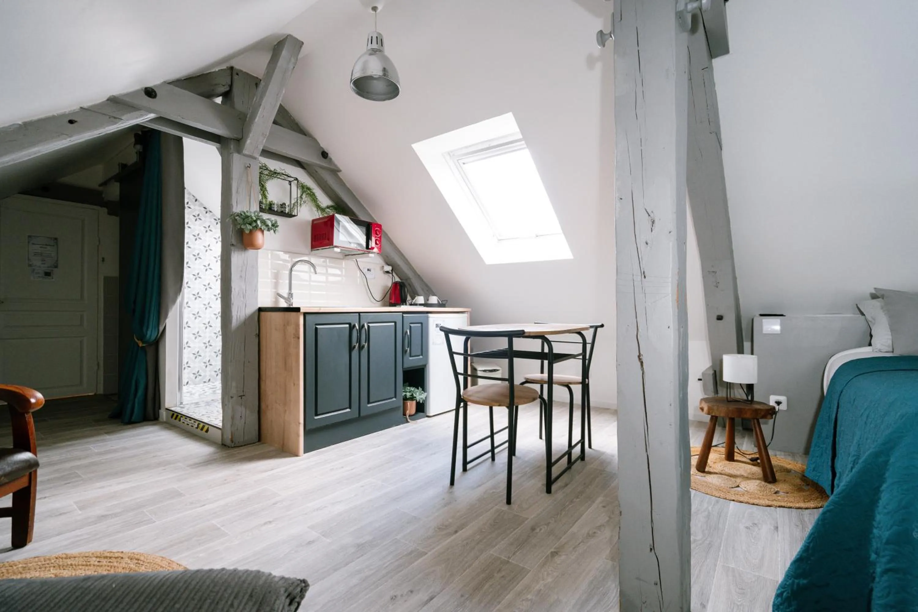 Kitchen or kitchenette in Les Glycines de Monchy- Chambres d'hôtes