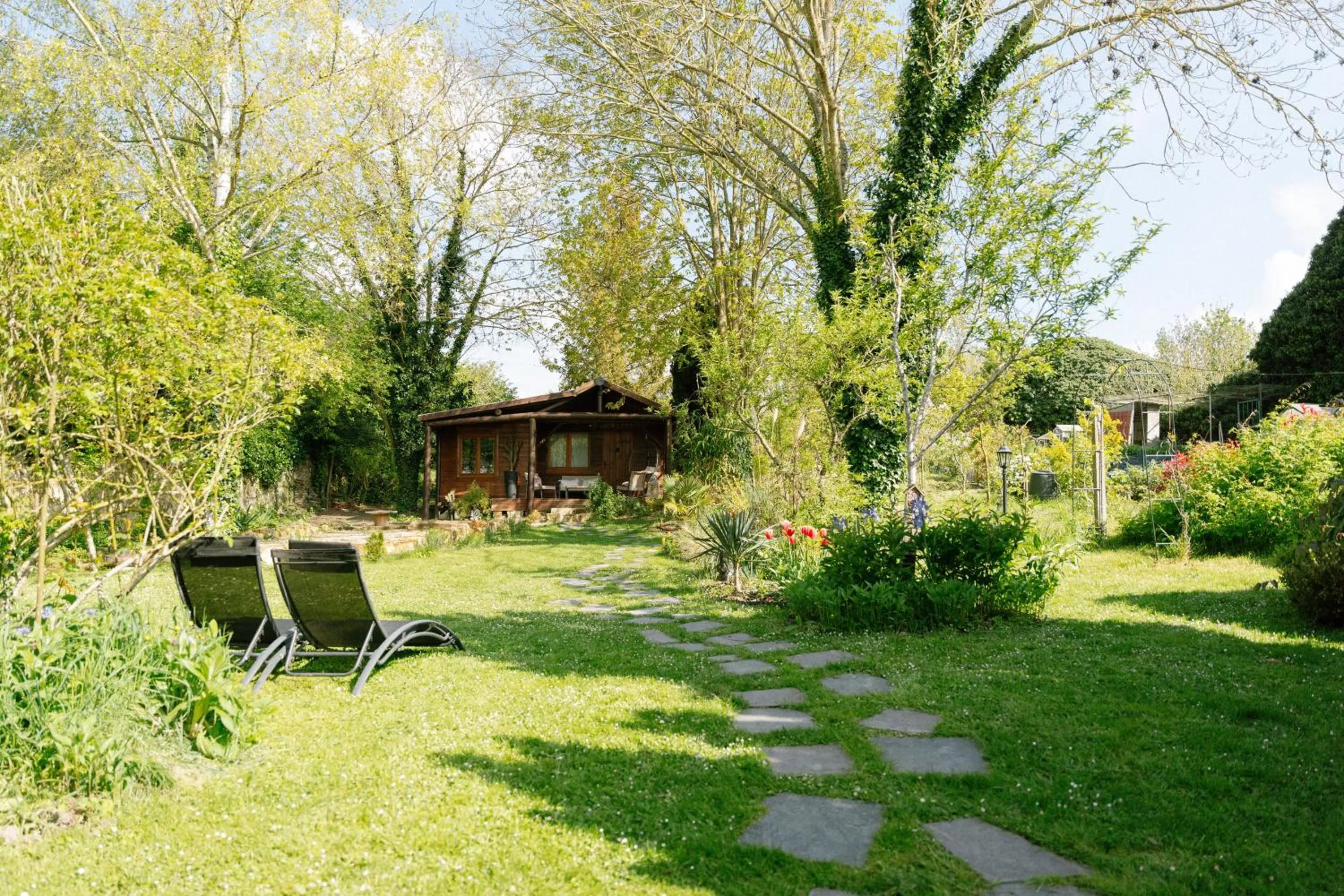 Spring in Les Glycines de Monchy- Chambres d'hôtes