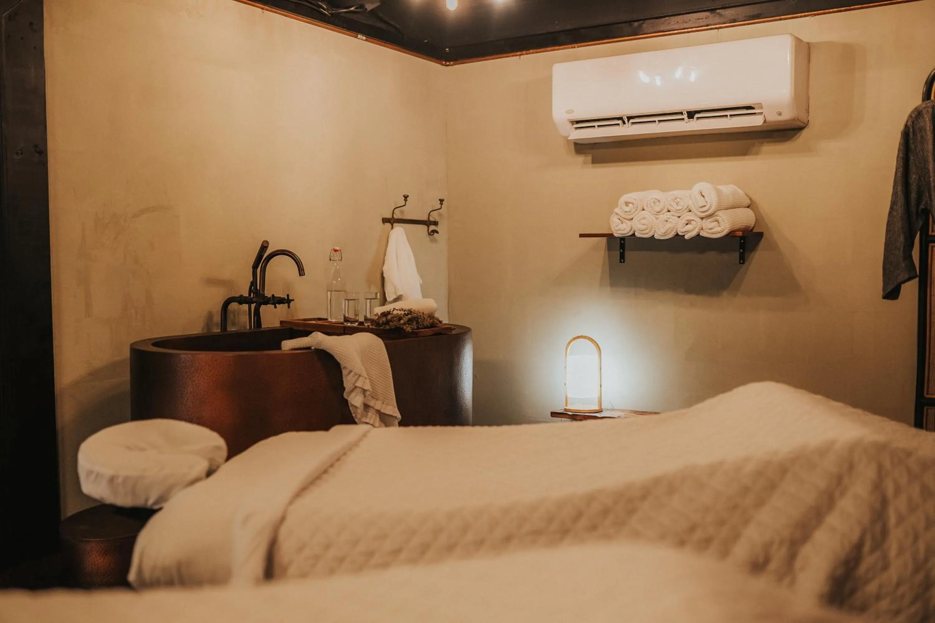 Massage, Bed in Bellwether House