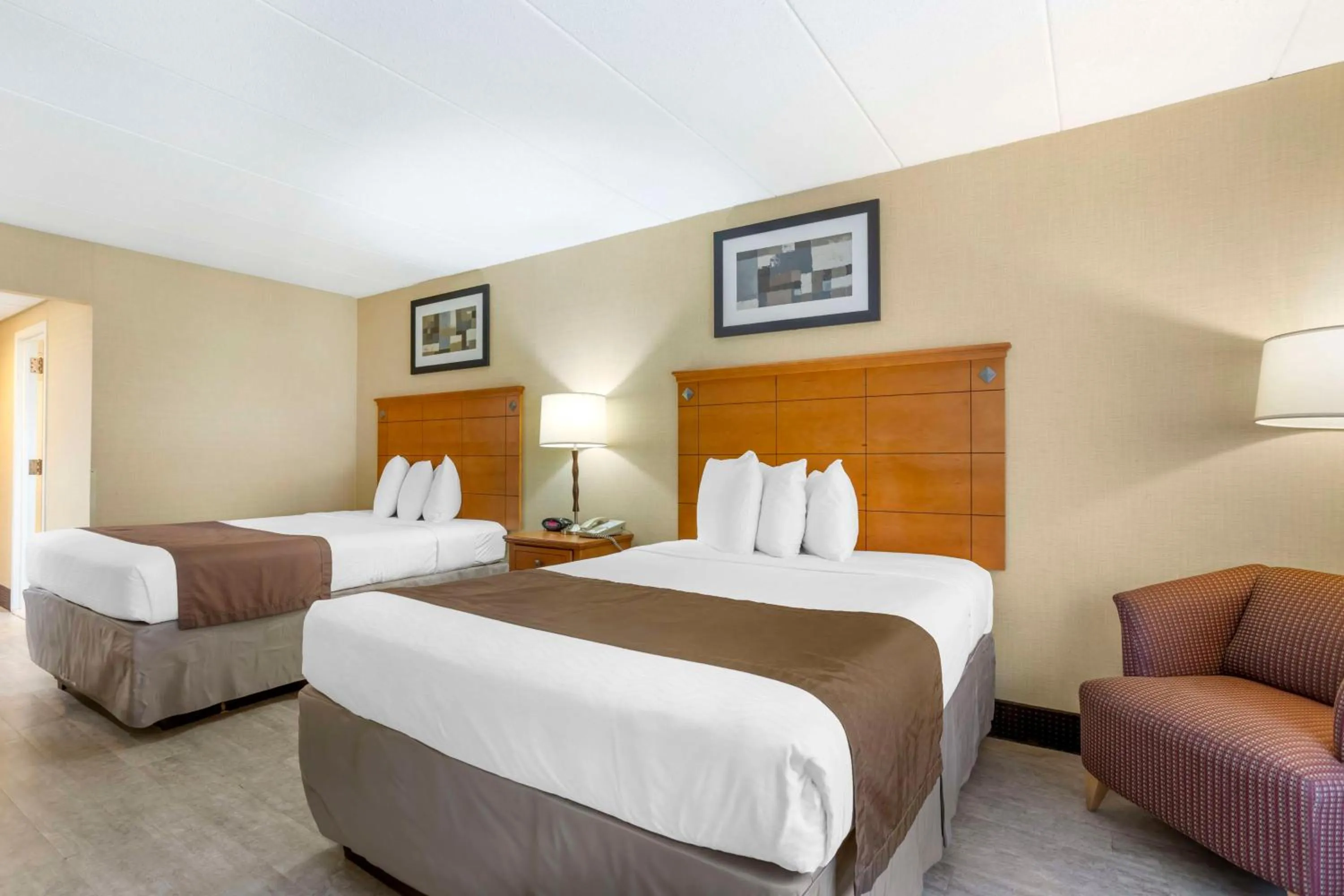 Bedroom in Best Western Danbury/Bethel