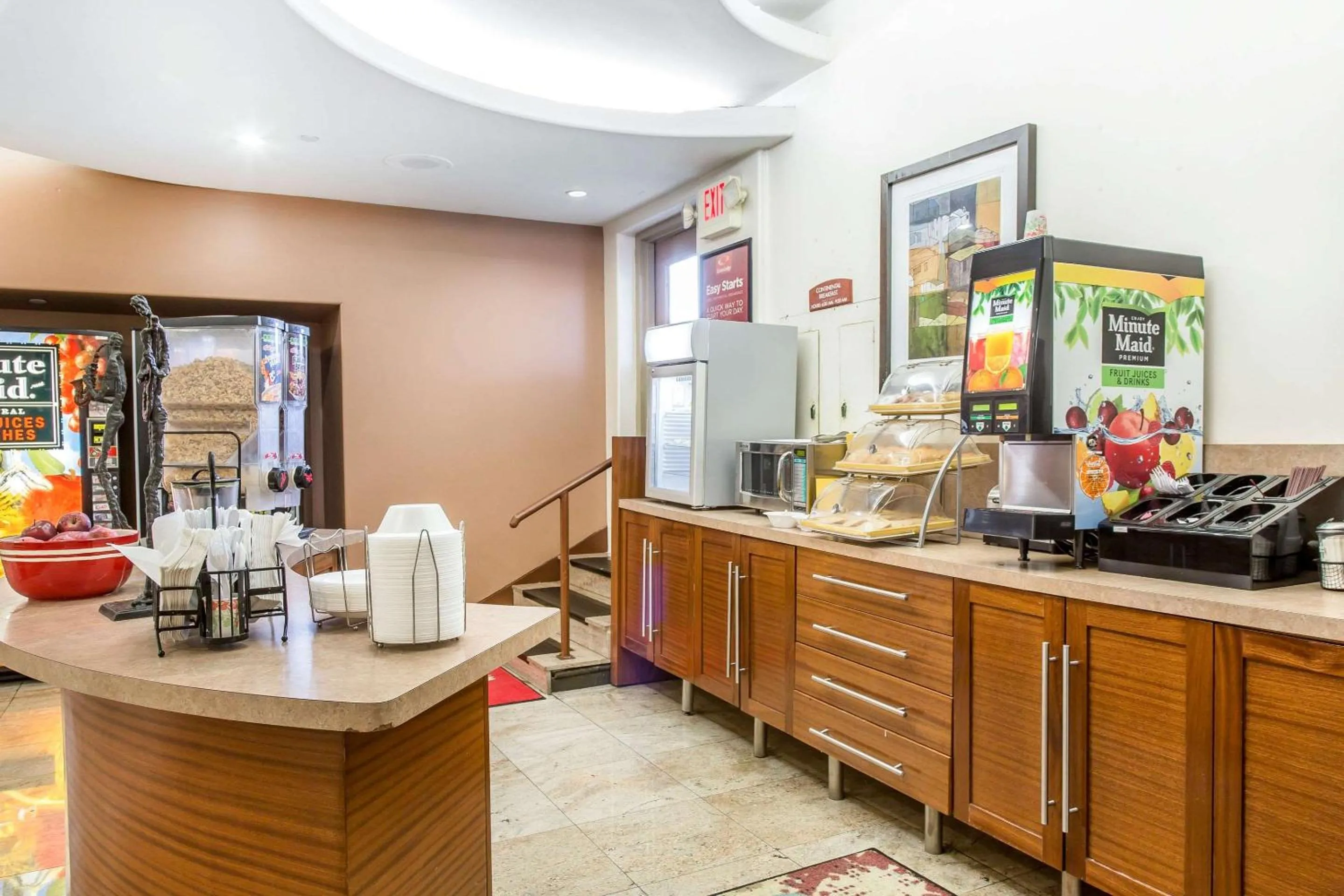 Restaurant/places to eat in Econo Lodge