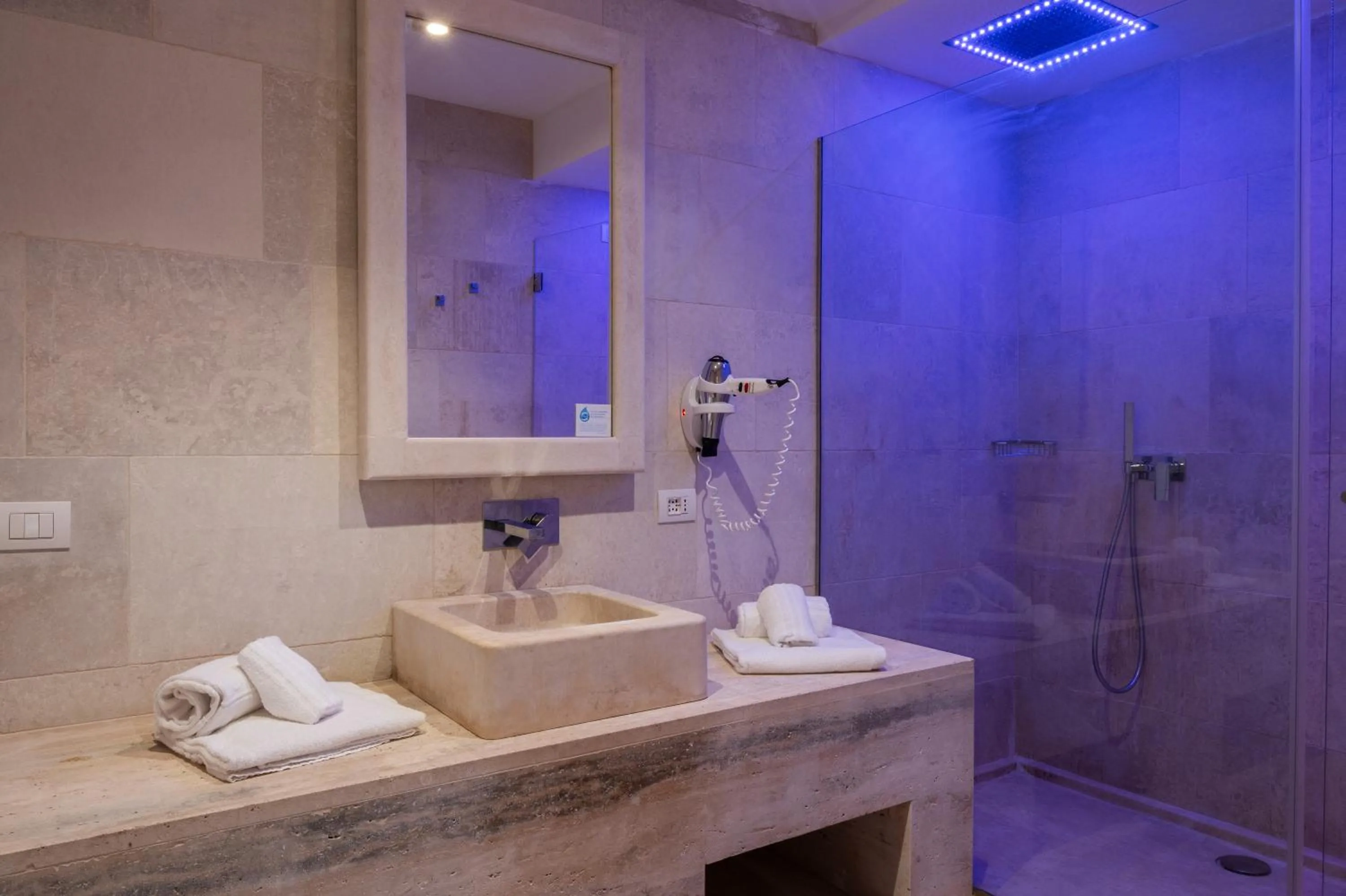 HOTEL BARONE DI MARE