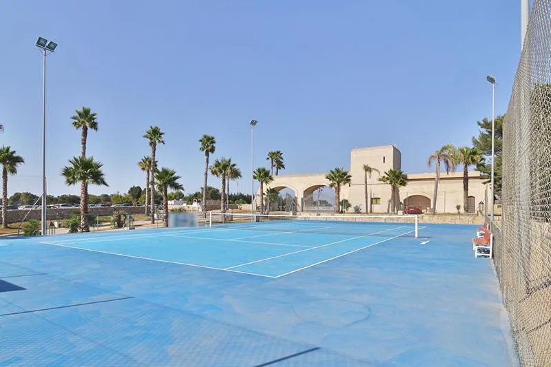 Tennis court in HOTEL BARONE DI MARE