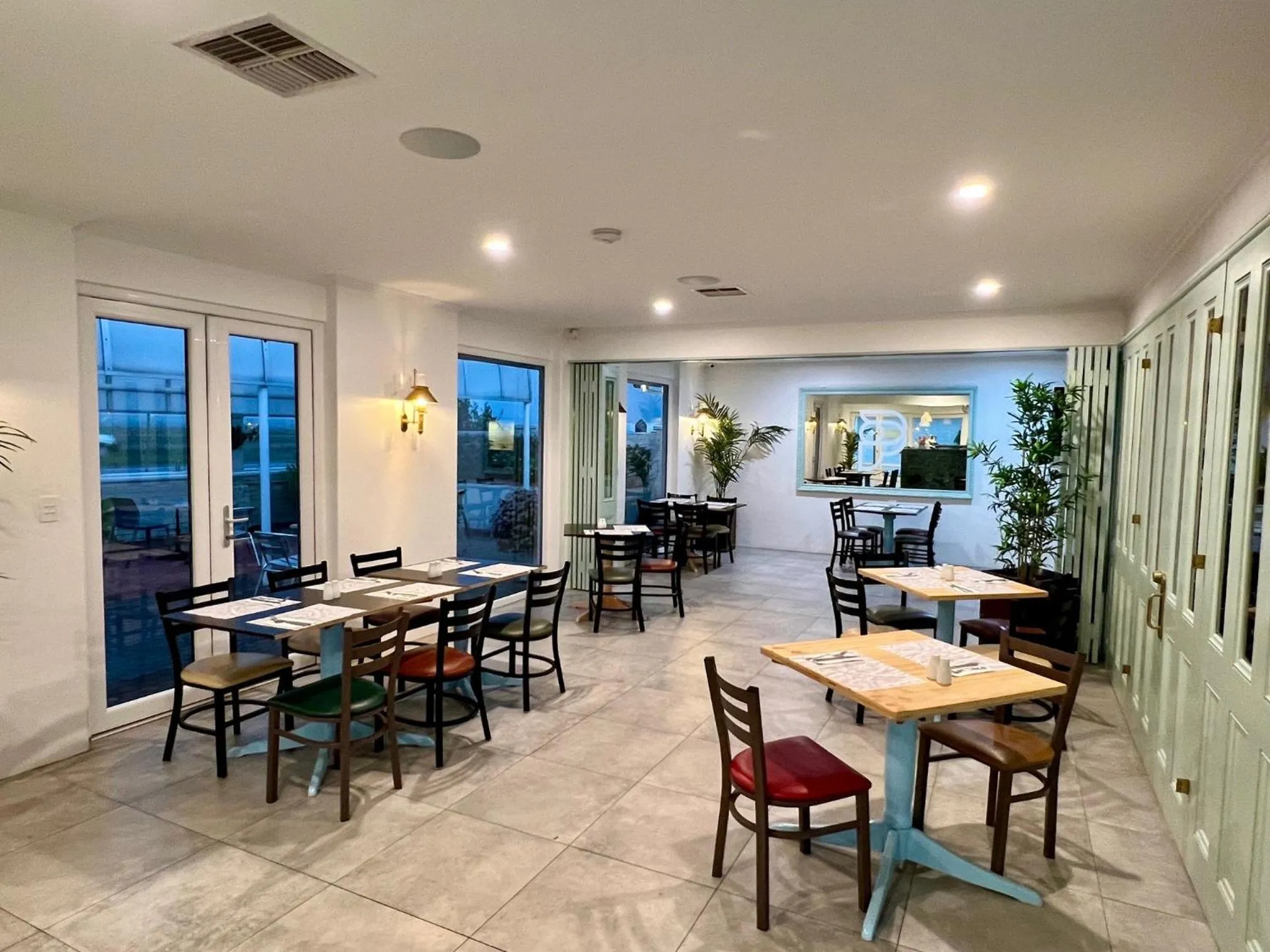 Dining area in Best Western Adelaide Airport