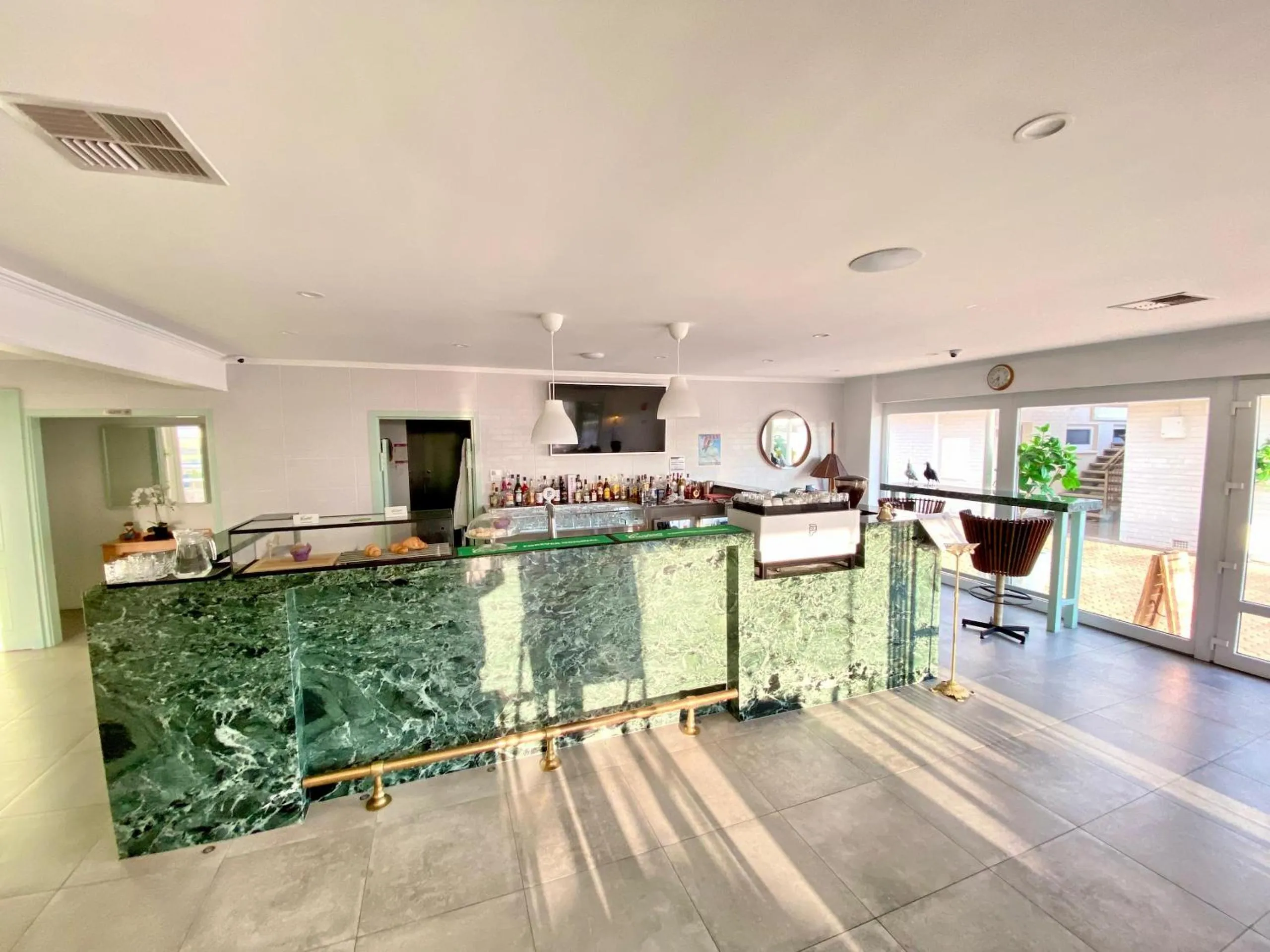 Lobby or reception in Best Western Adelaide Airport