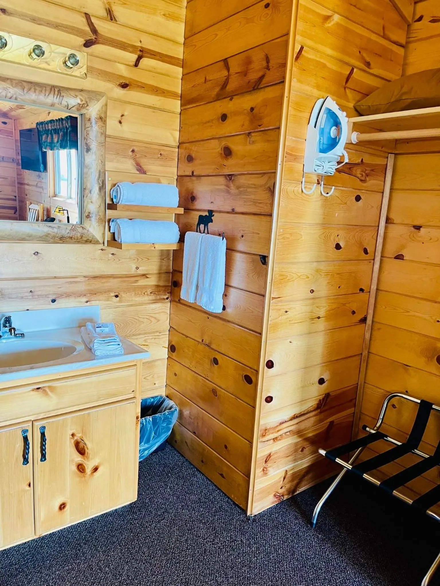 Bathroom in Badlands Frontier Cabins