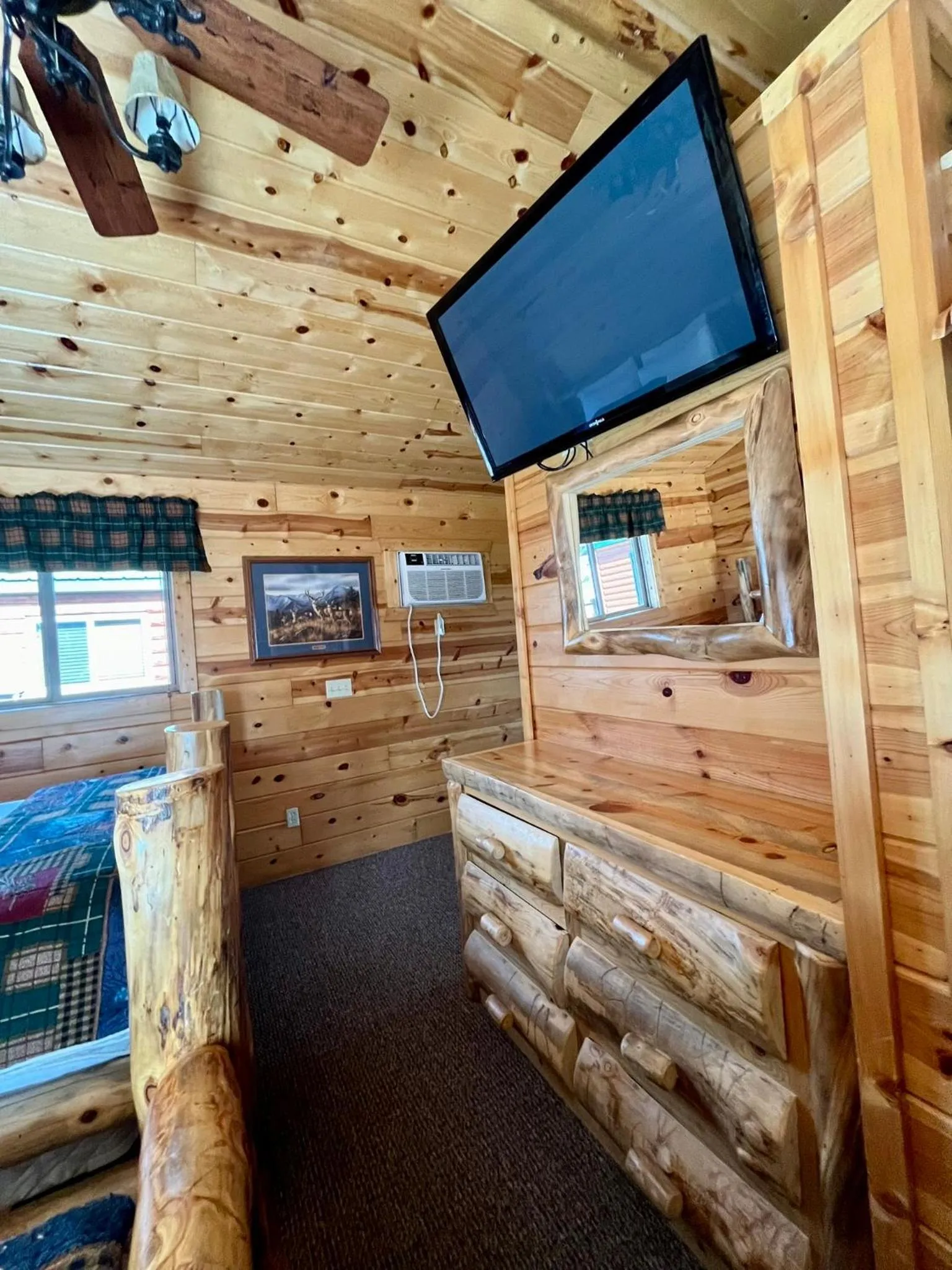 TV and multimedia in Badlands Frontier Cabins
