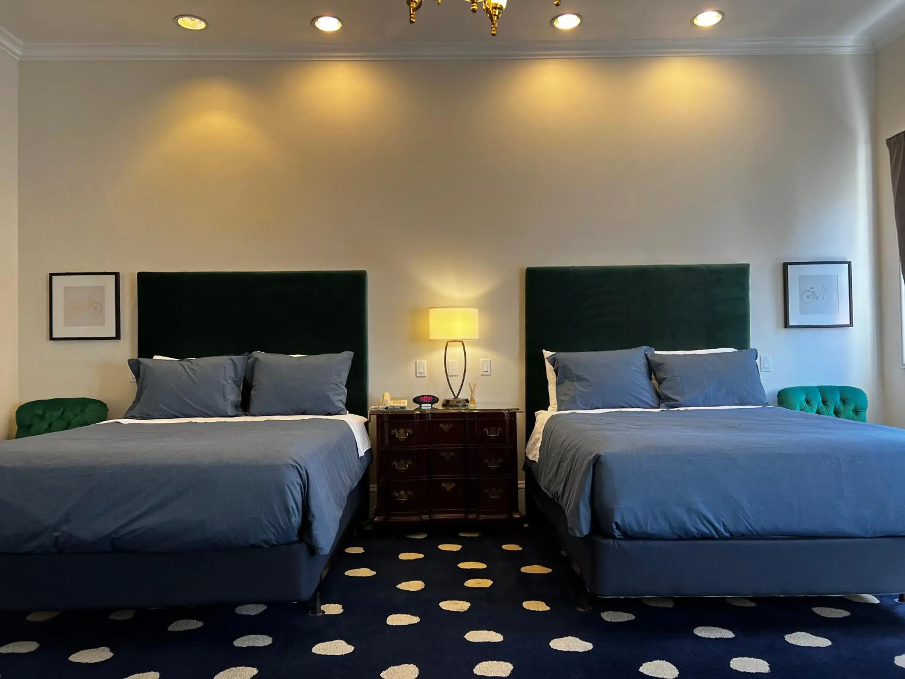 Standard Double Room in Sterling Hotel Standard Double Room in Sterling Hotel