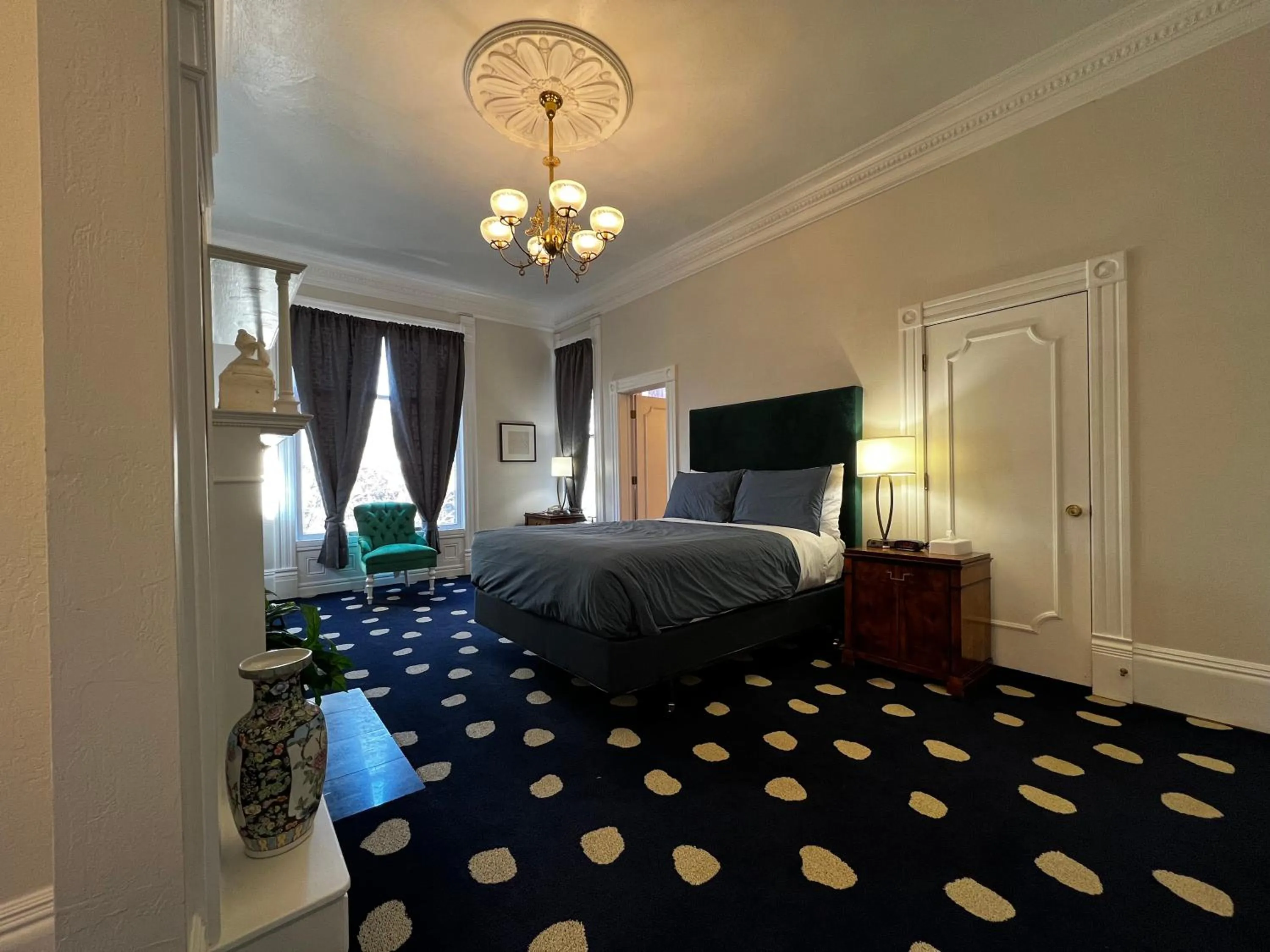 Bed in Sterling Hotel