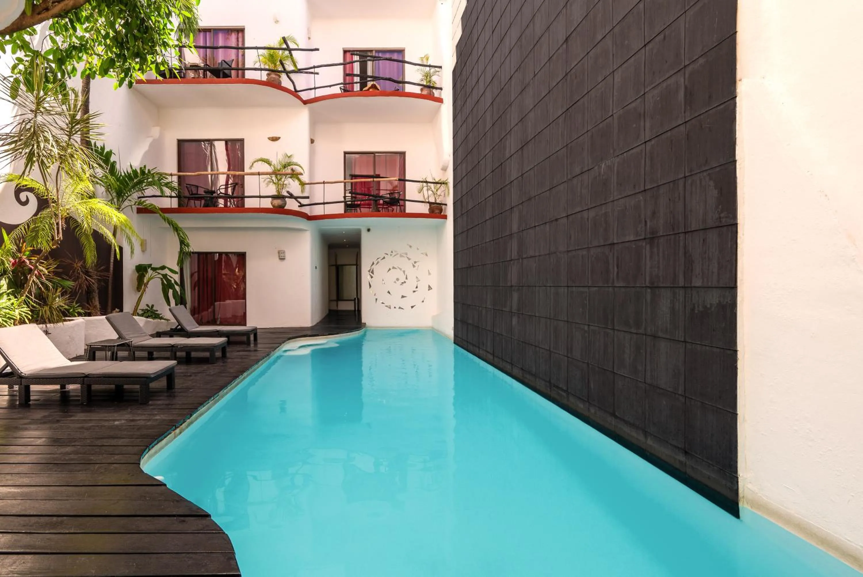 Pool view in Kinbe Hotel Boutique