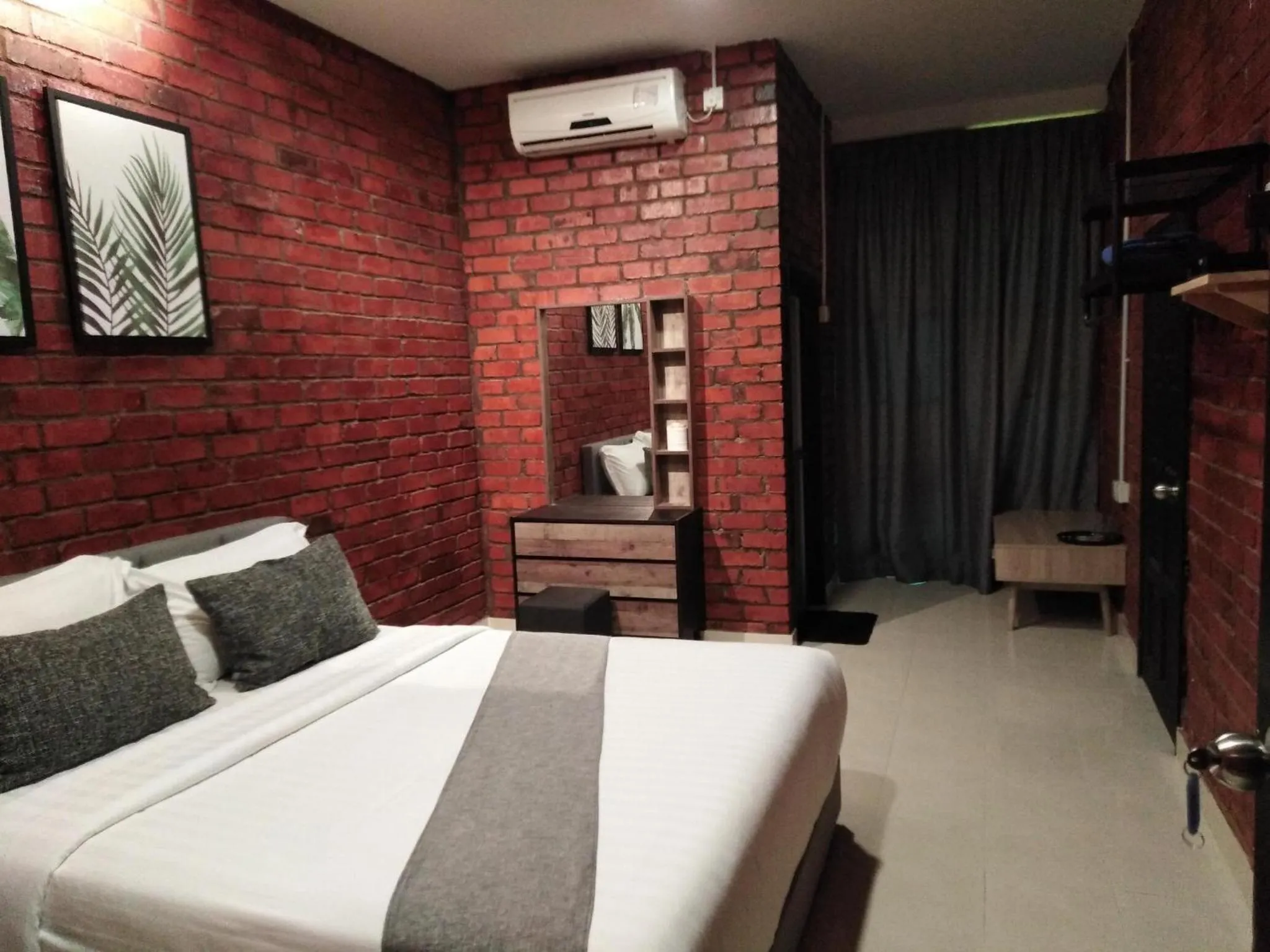 Bed in Sandy Beach Resort By Casa Loma