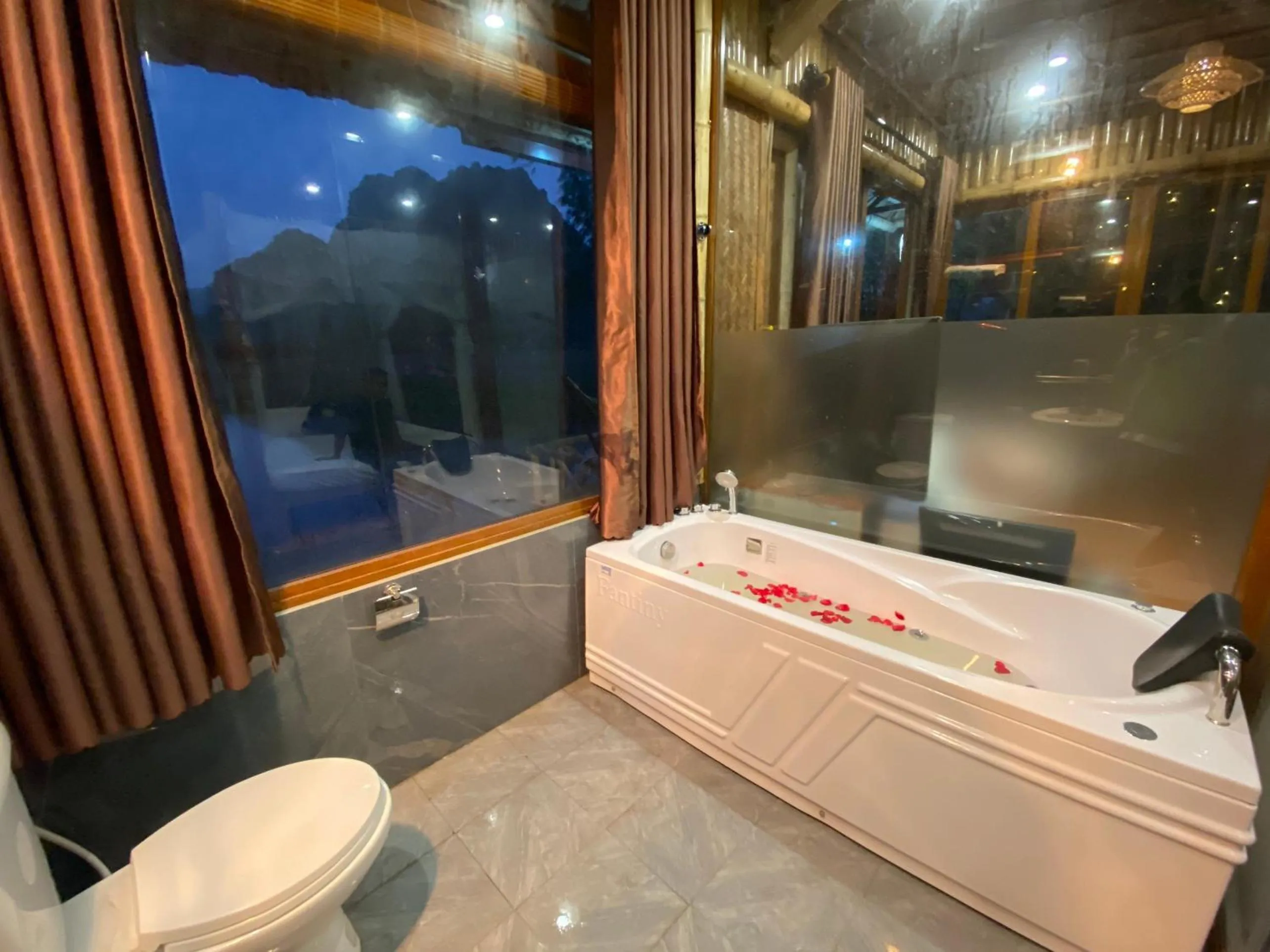 Bathroom in Lotus Field Homestay