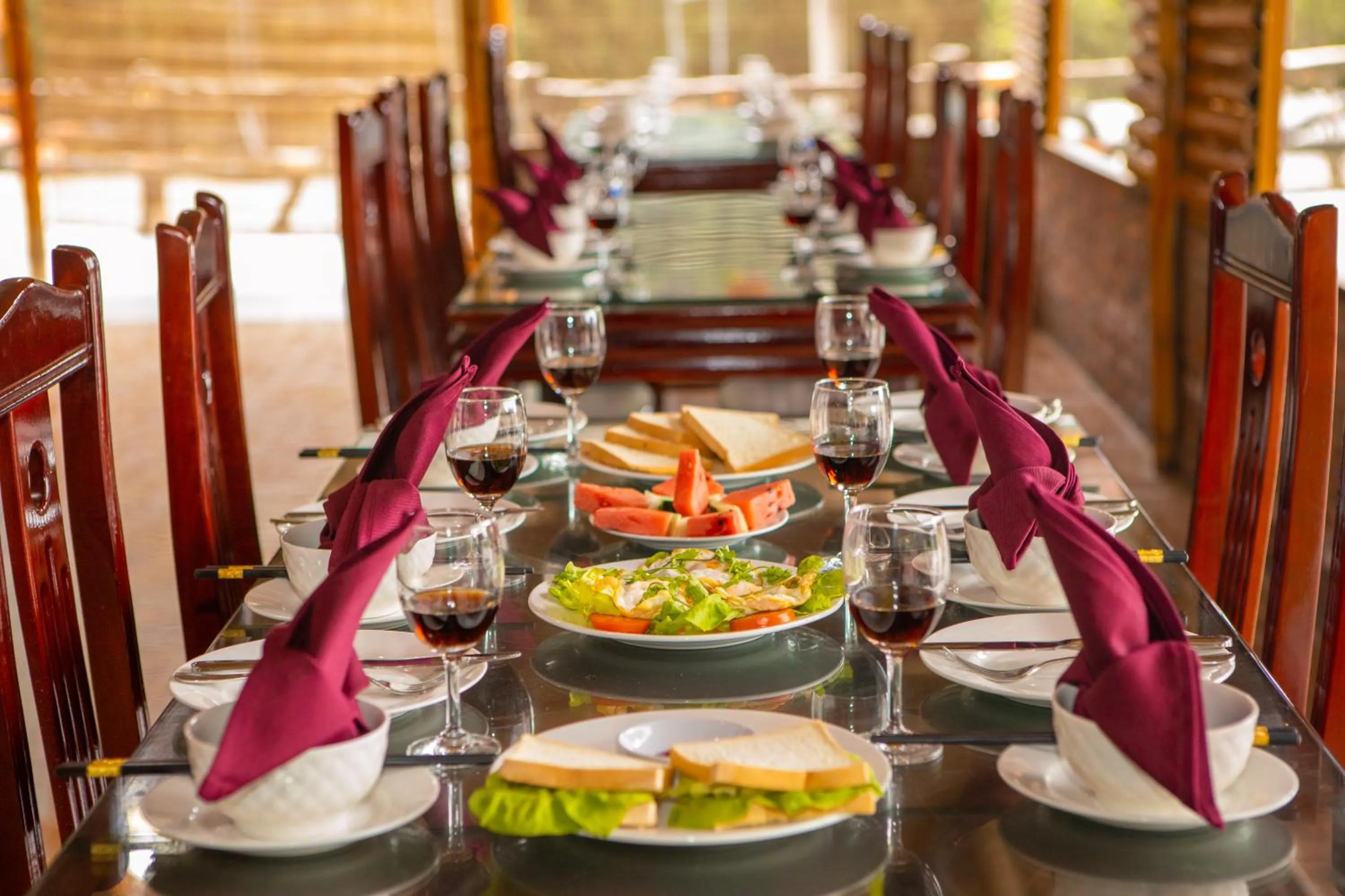 Restaurant/places to eat in Lotus Field Homestay