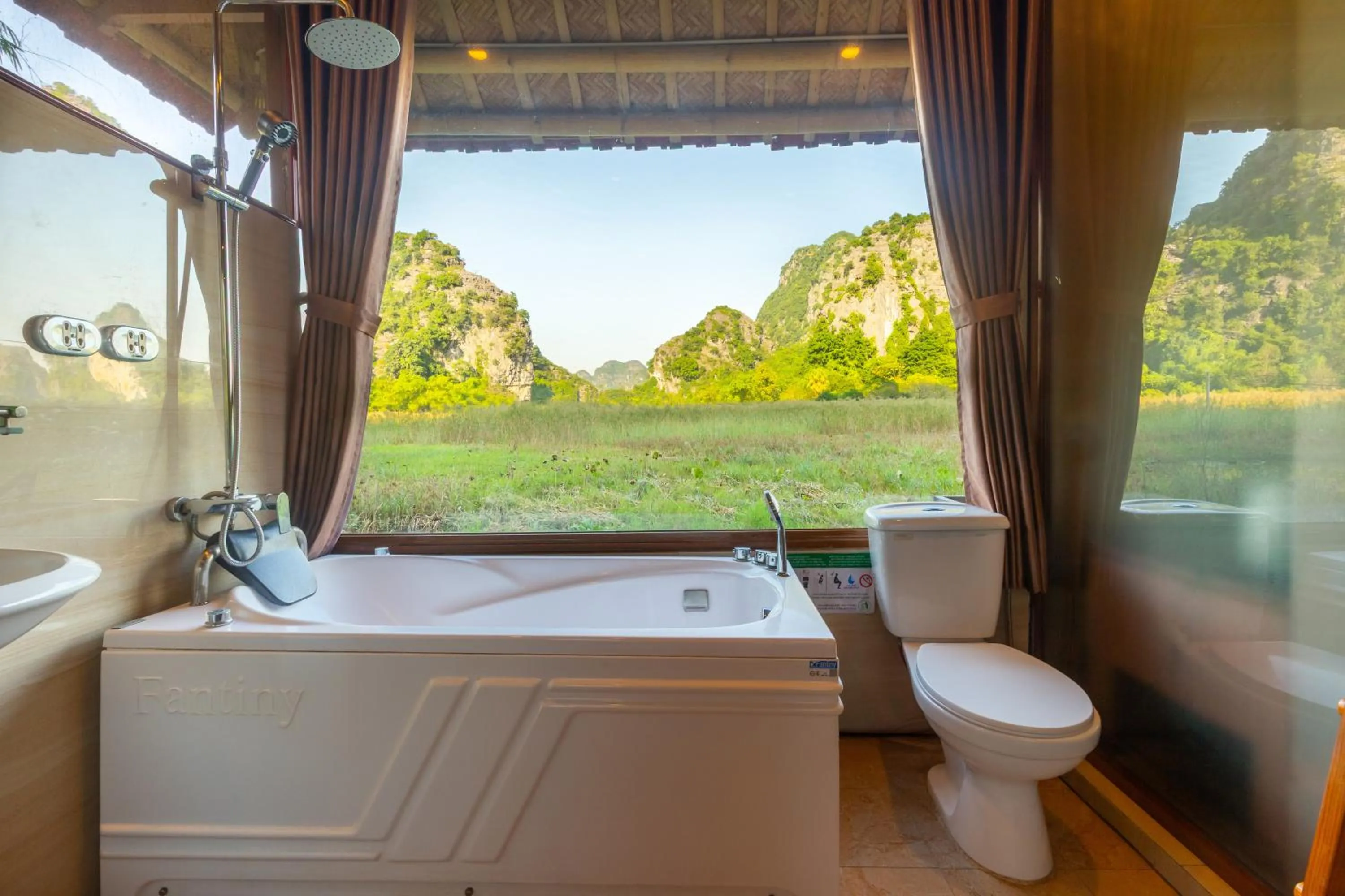 Toilet in Lotus Field Homestay