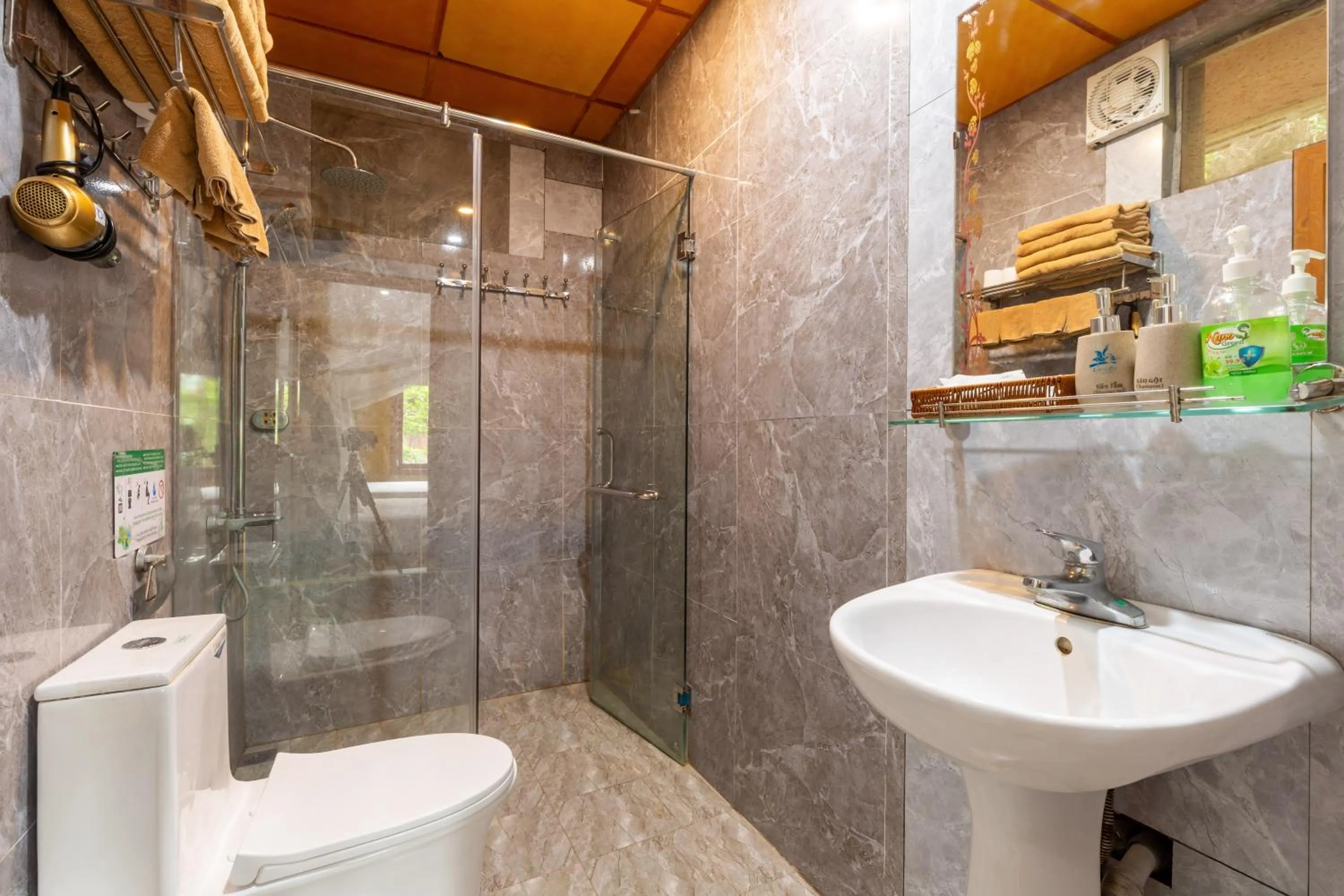 Shower in Lotus Field Homestay