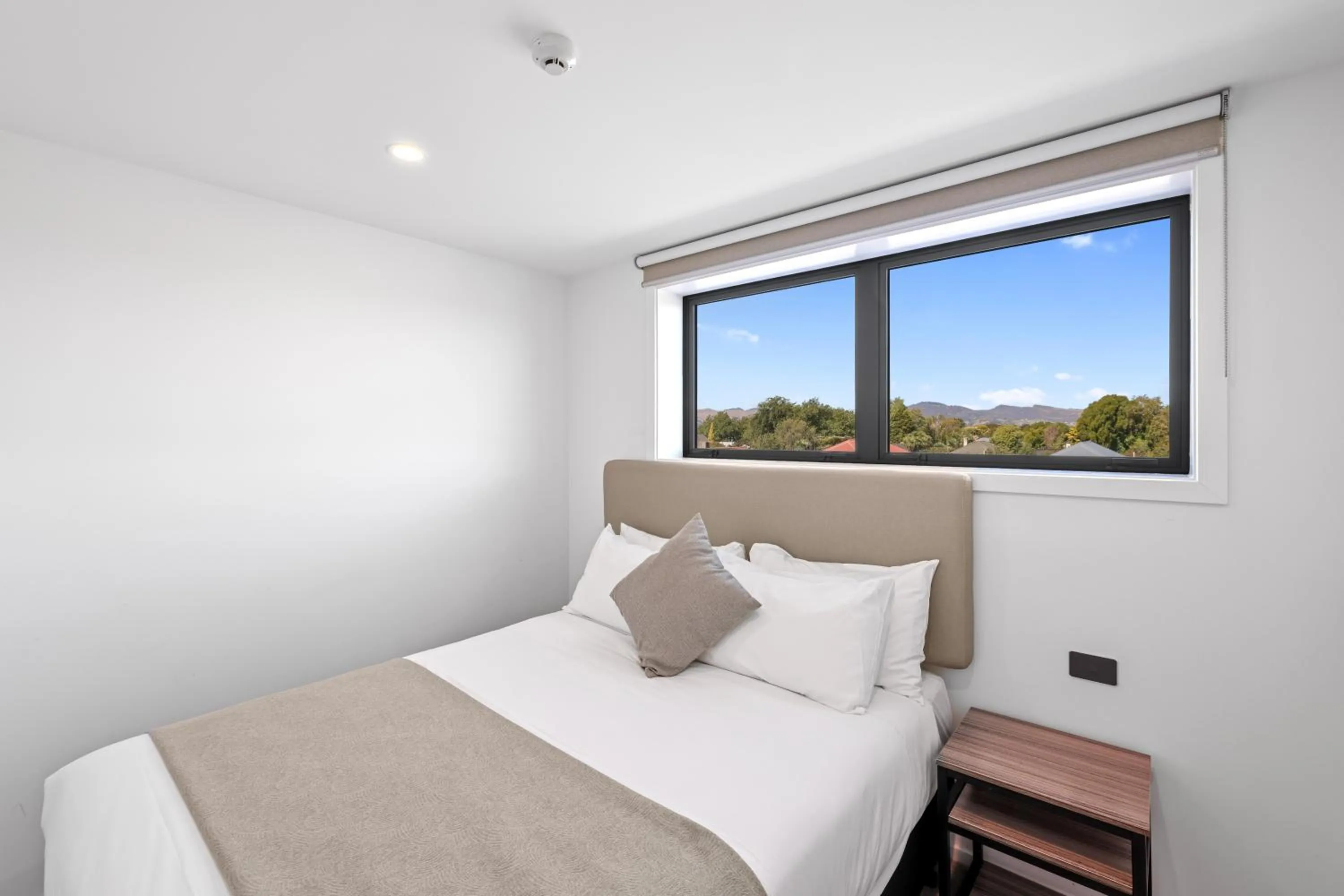 Bedroom, Bed in Golden Hotel