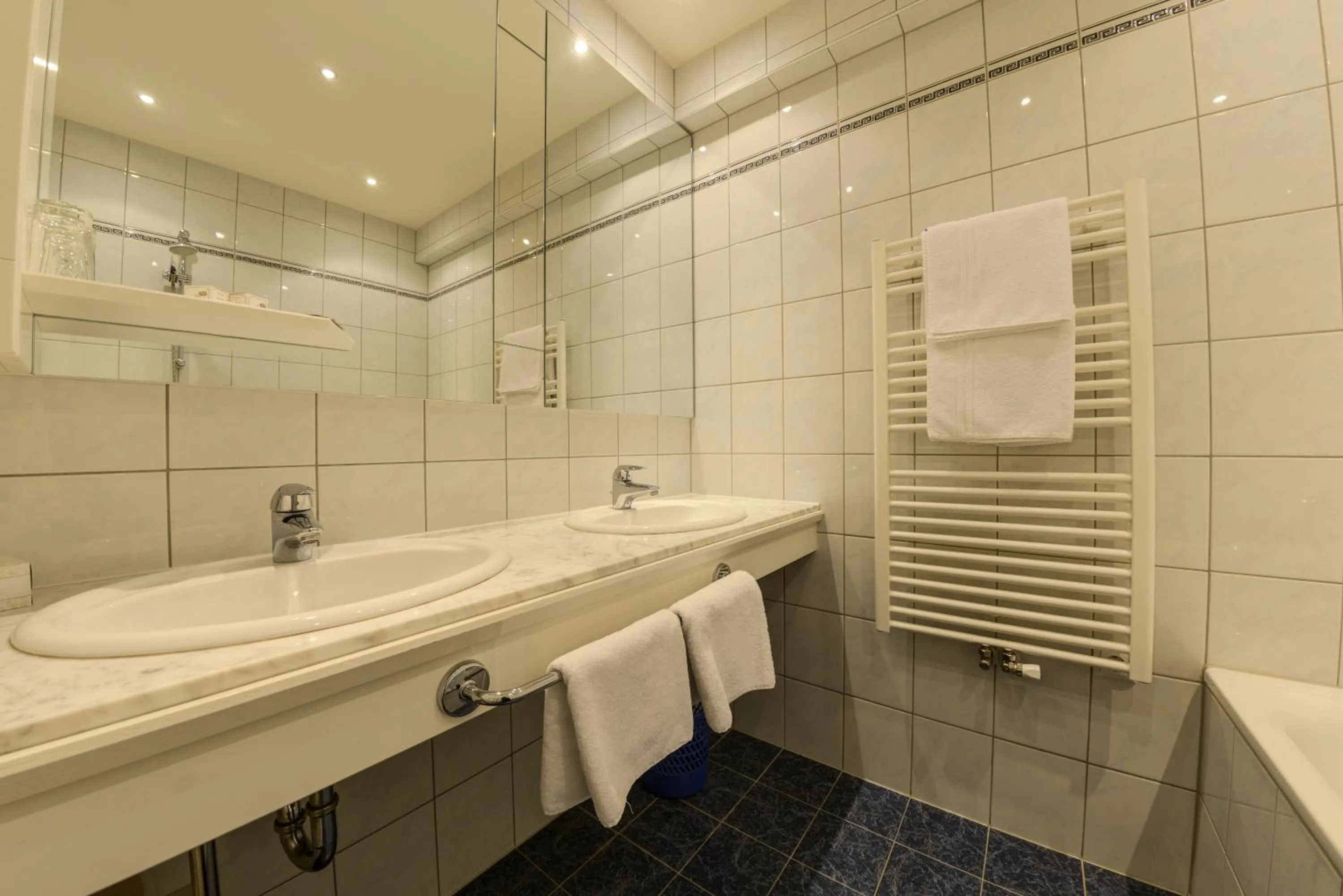 Shower in Hotel Flattacher Hof