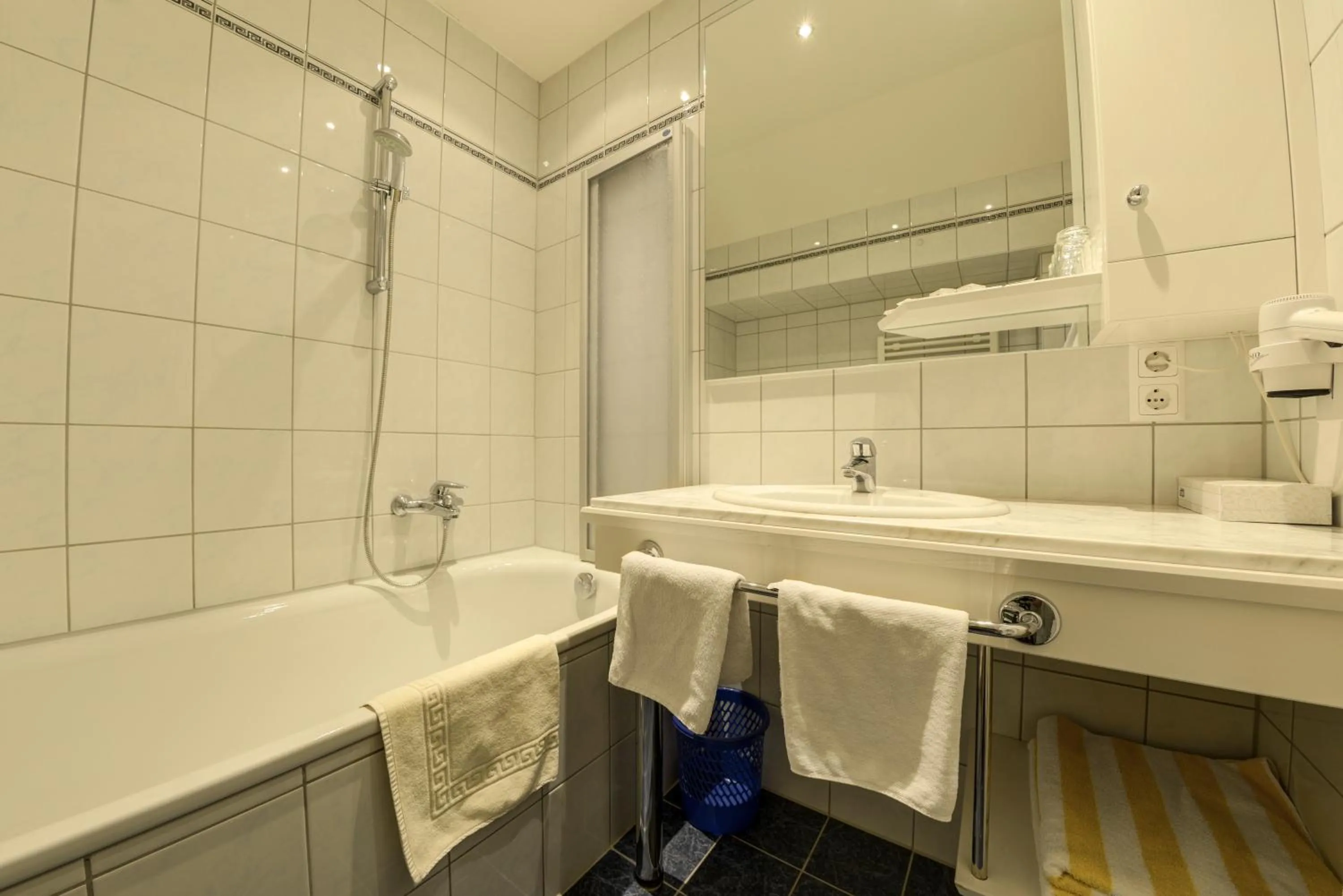 Shower in Hotel Flattacher Hof