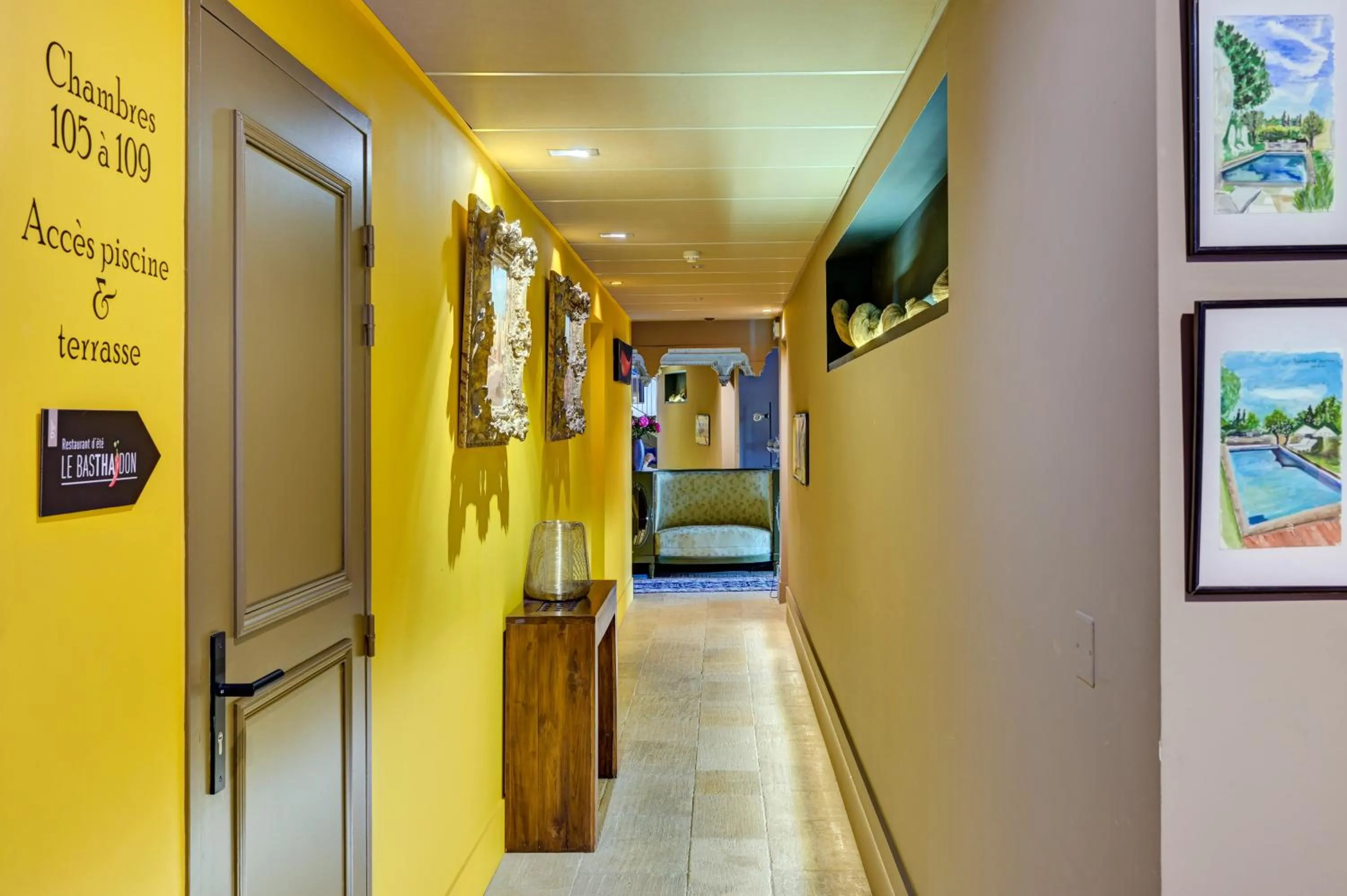 Property building in Hotel Bastide & SPA - Villa de Lourmarin