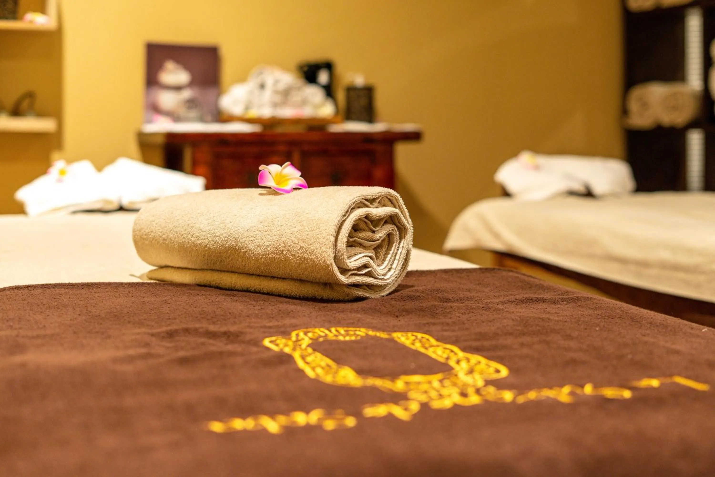 Massage, Bed in Hotel Bastide & SPA - Villa de Lourmarin