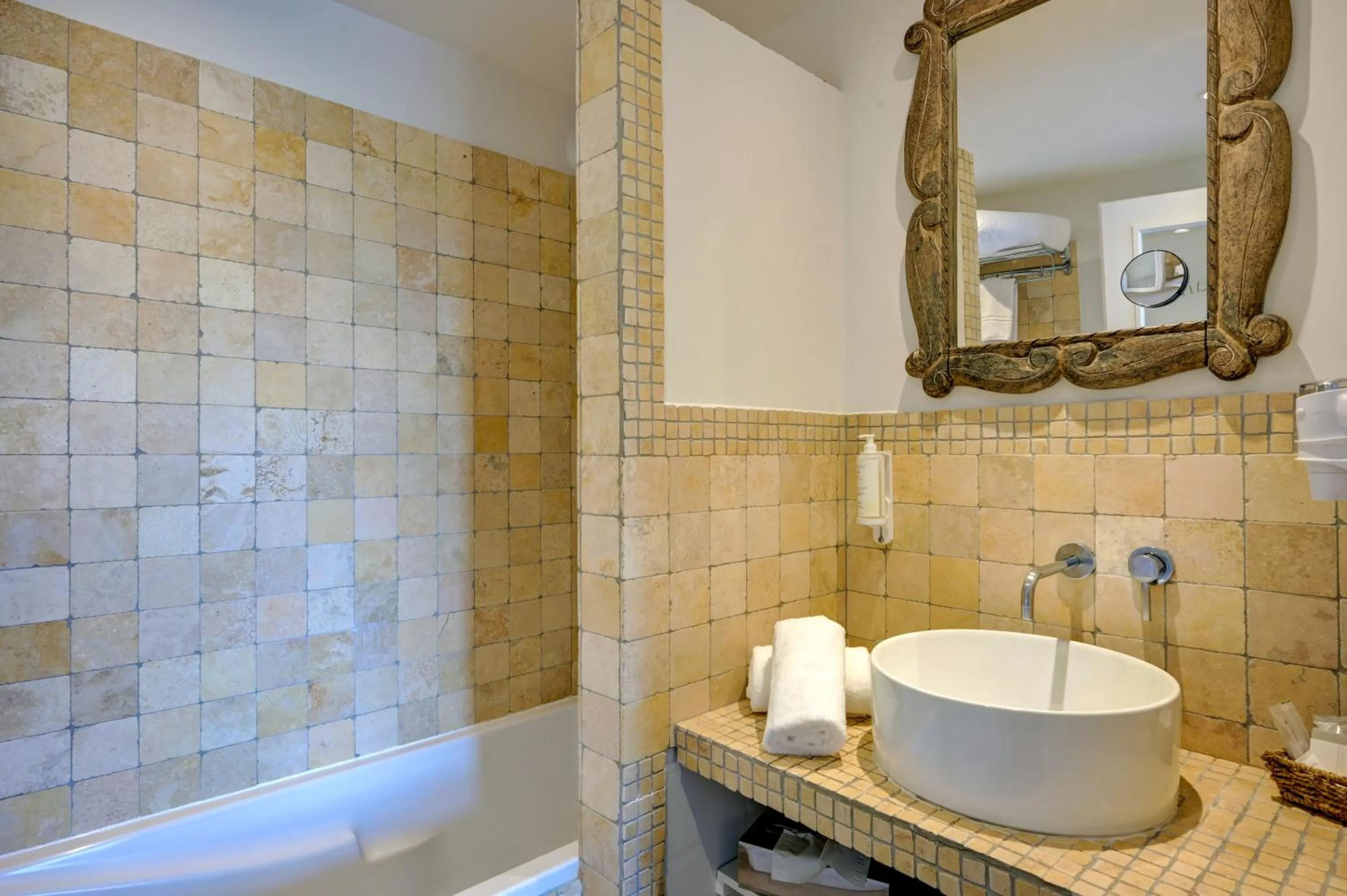 Bathroom in Hotel Bastide & SPA - Villa de Lourmarin