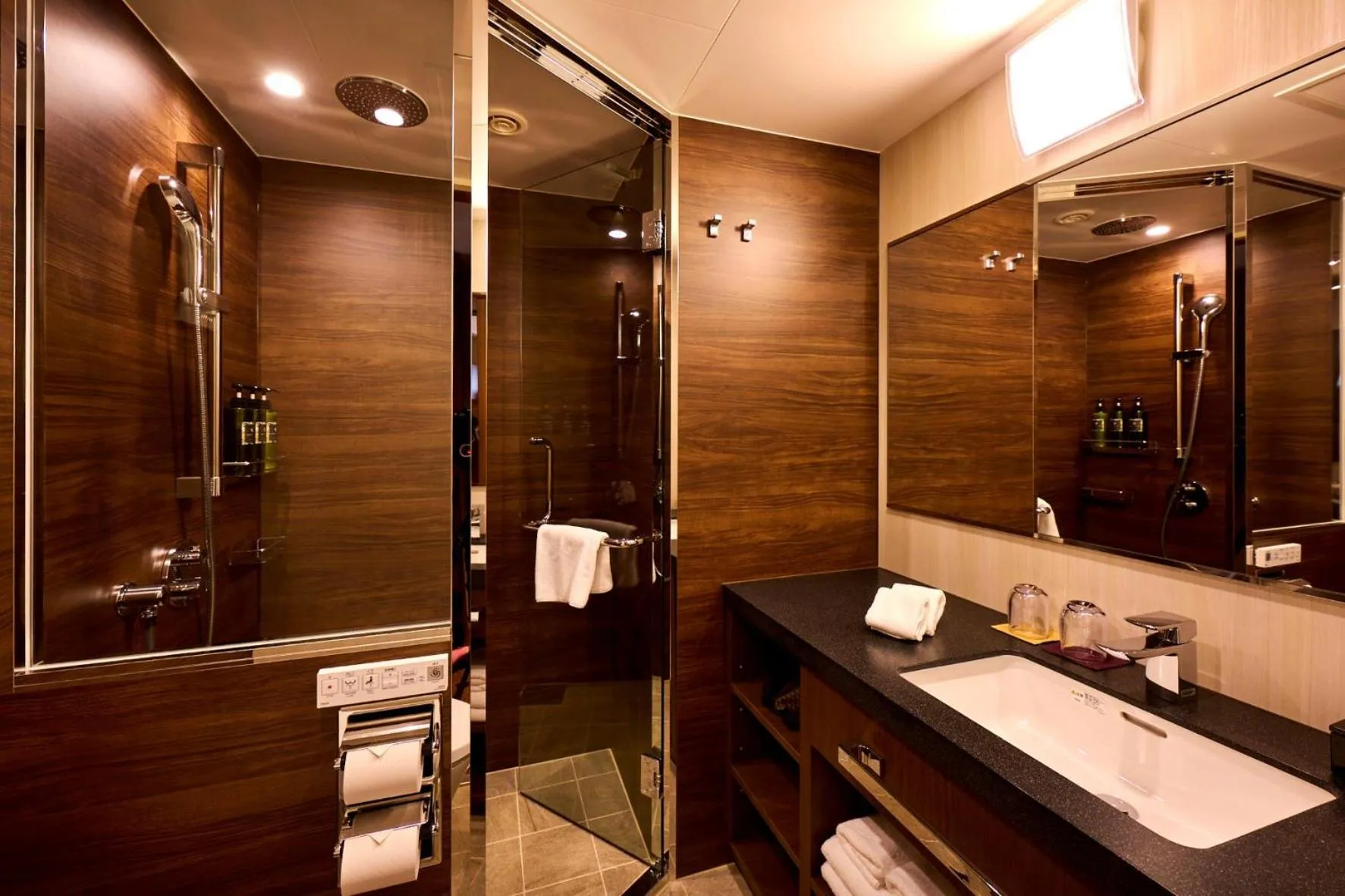 Shower in Sora Niwa Terrace Kyoto